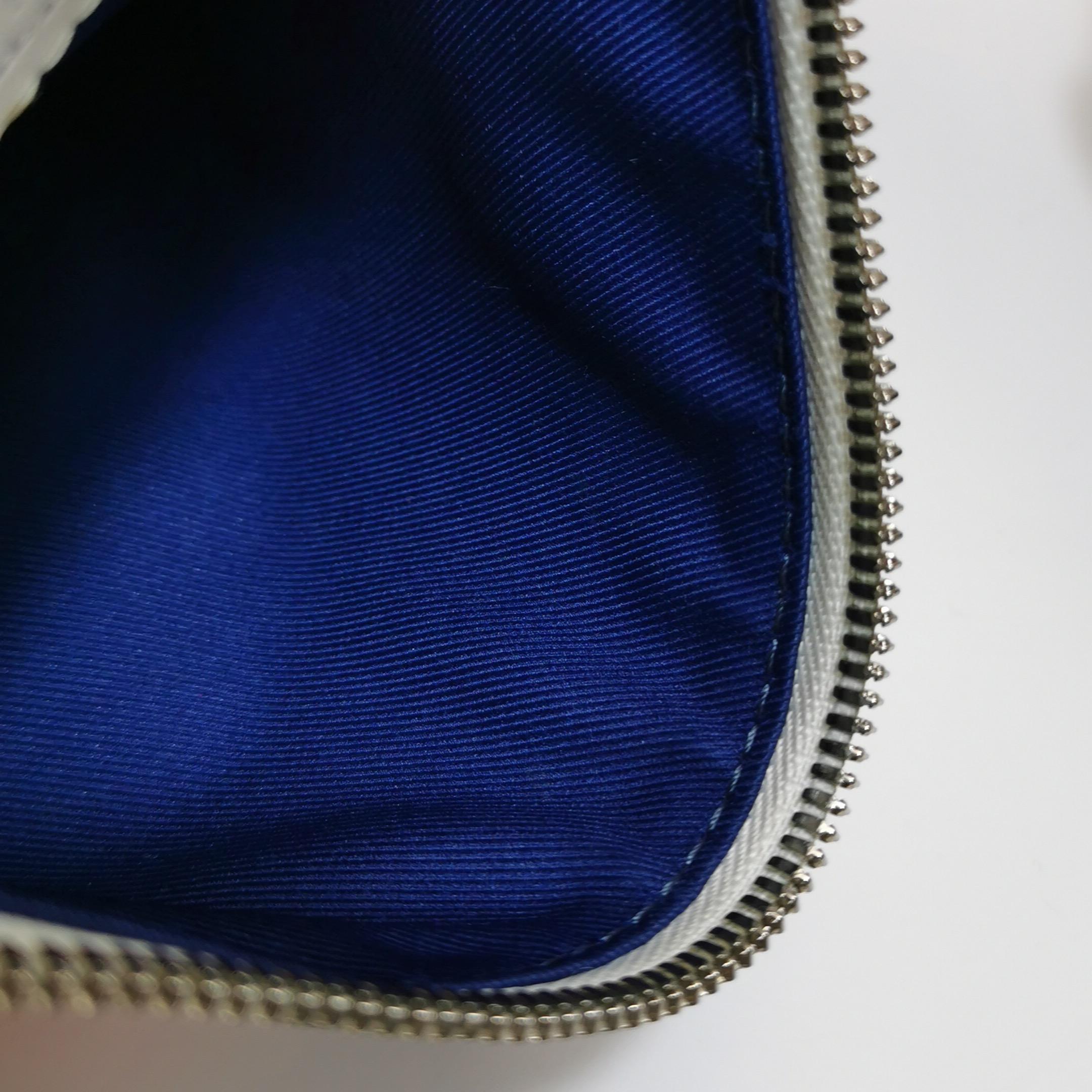 Louis Vuitton Bumbag Blanc Aquarelle en vente 8