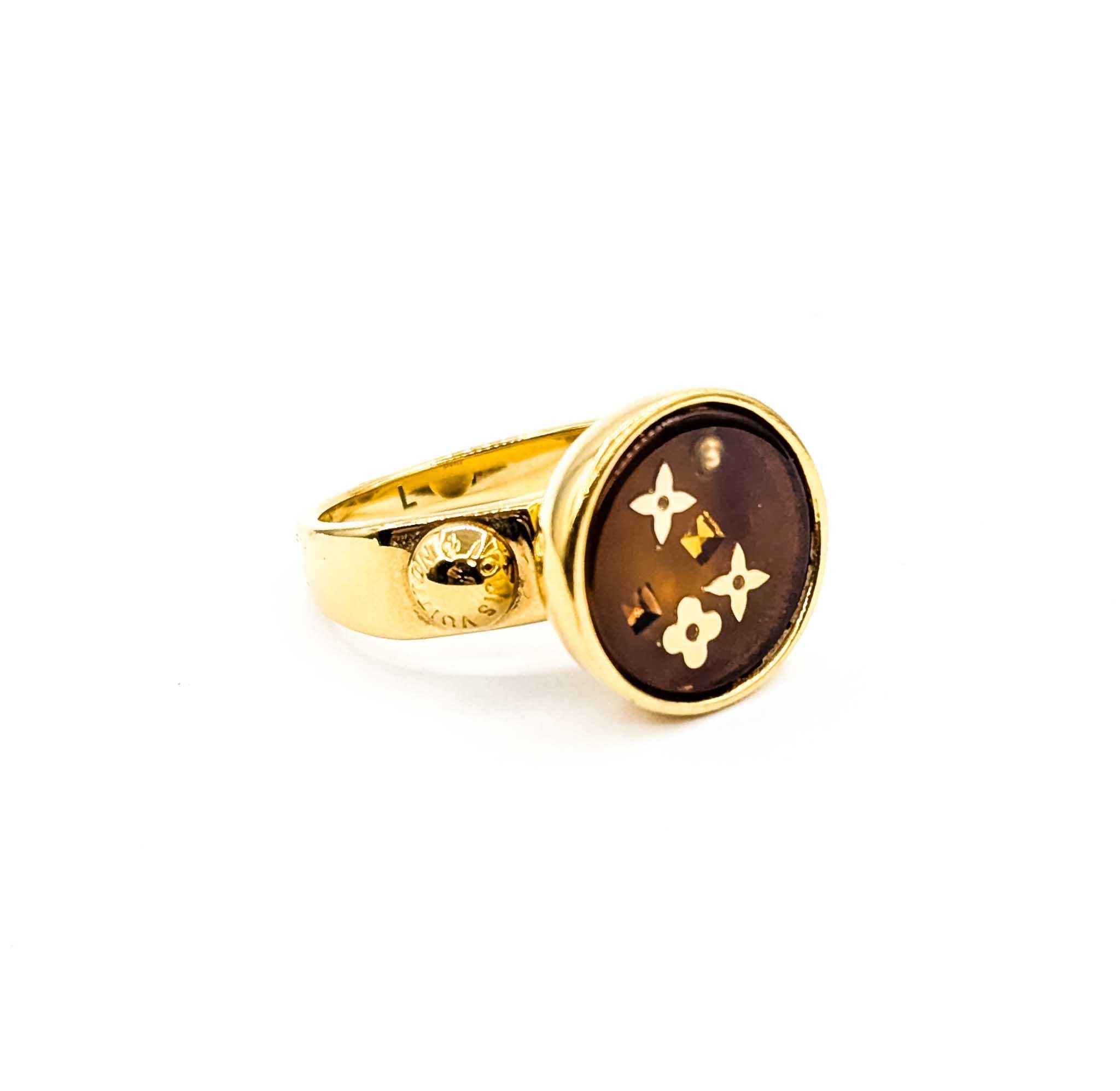 Louis Vuitton Burg LV Colors Ring In Excellent Condition For Sale In Bloomington, MN