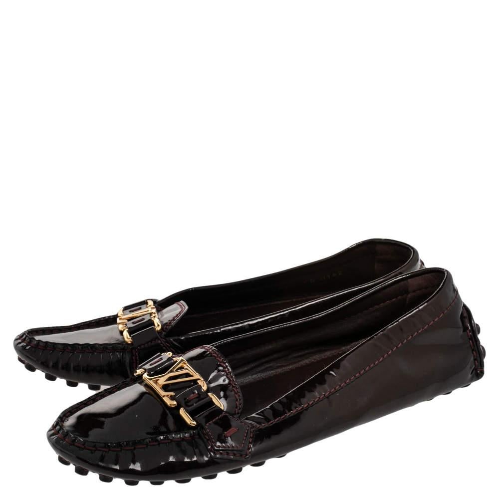 Louis Vuitton Burgundy Amarante Vernis Leather Oxford Loafers Size 38.5 In Good Condition For Sale In Dubai, Al Qouz 2