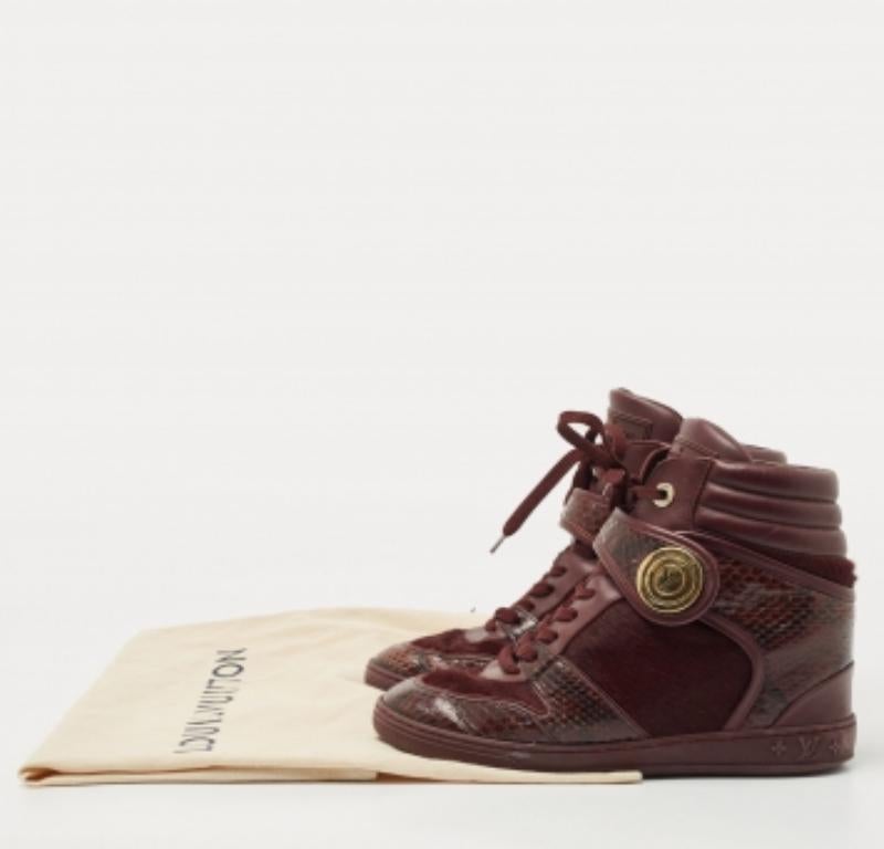 Louis Vuitton - Sneakers alte in pelle di vitello e pitone bordeaux - misura 37,5 in vendita 4