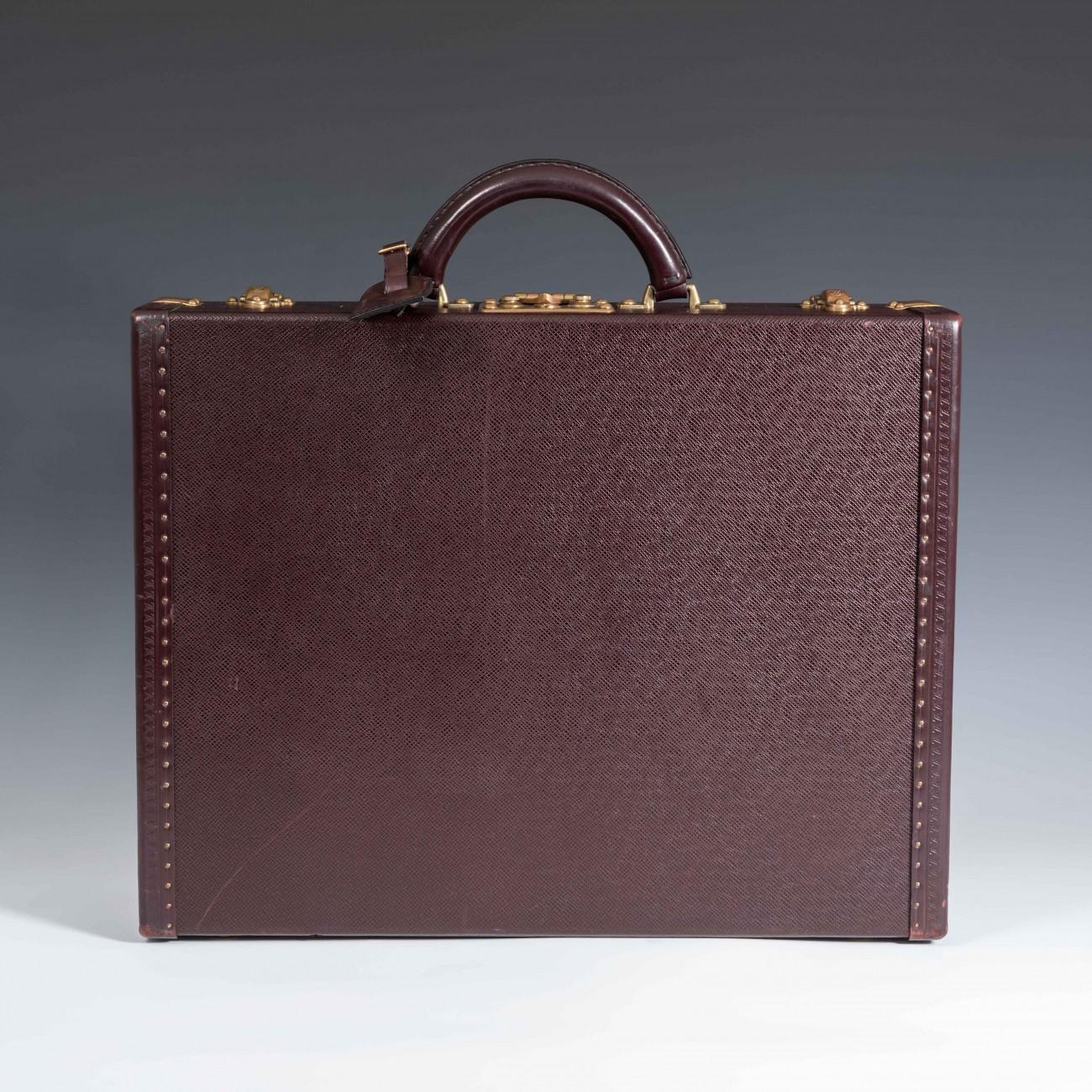 Attaché-case en cuir bourgogne Louis Vuitton Bon état à London, GB