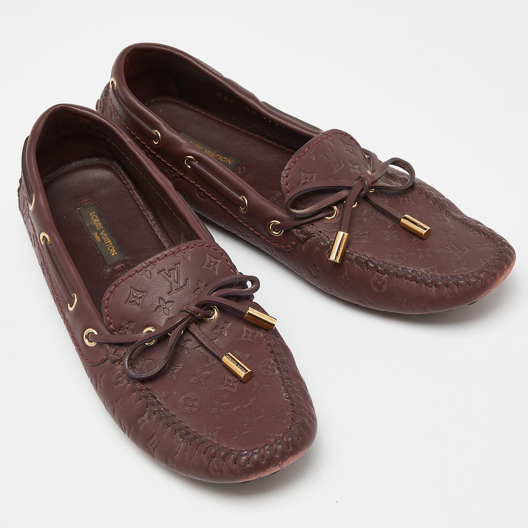 Louis Vuitton Burgundy Leather Gloria Bow Slip On Loafers Size 37 In Good Condition For Sale In Dubai, Al Qouz 2