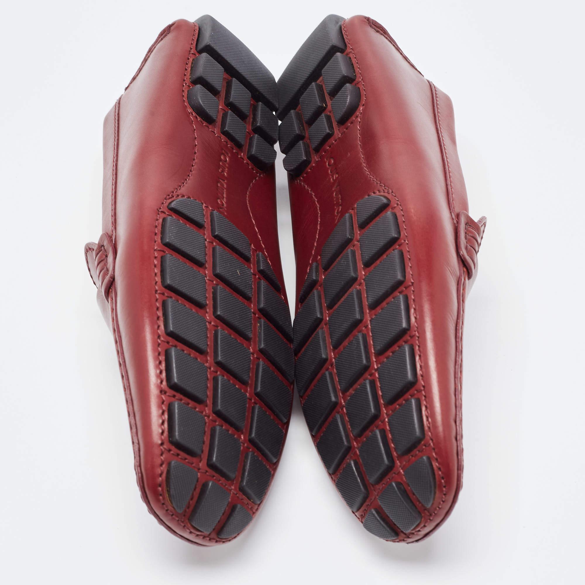 Louis Vuitton Burgunderfarbene Monte Carlo Loafers aus Leder in Monte Carlo Größe 41 (Braun) im Angebot