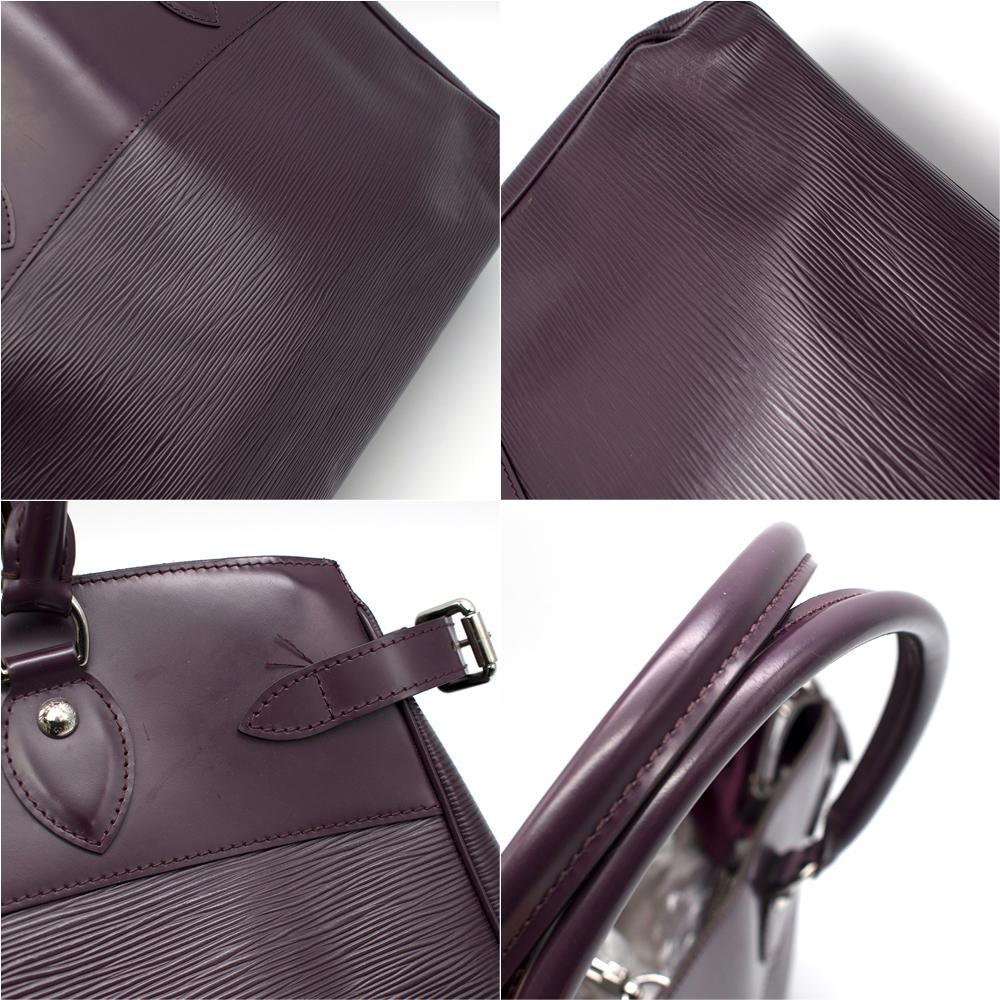 Women's or Men's Louis Vuitton Burgundy Passy GM Epi Leather Bag For Sale