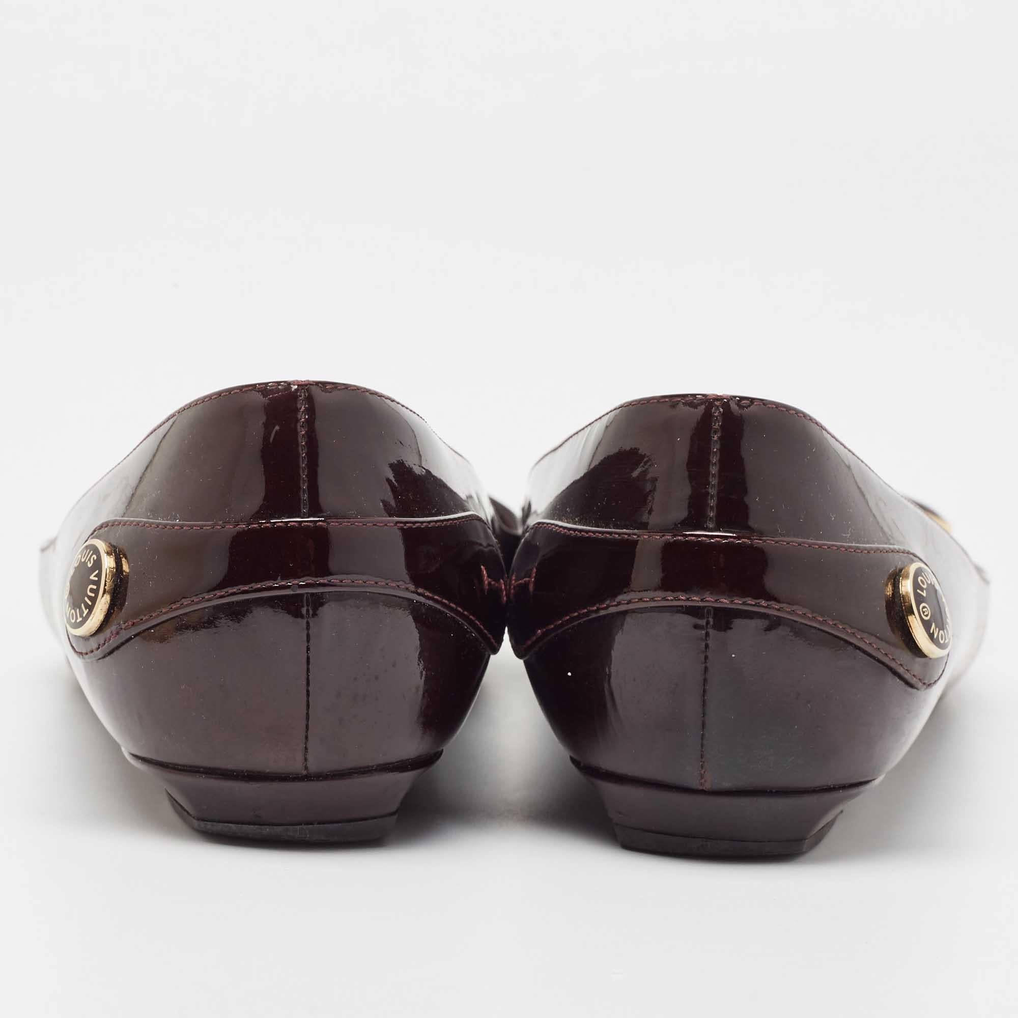 Louis Vuitton Burgundy Patent Leather Ballet Flats Size 37.5 For Sale 4