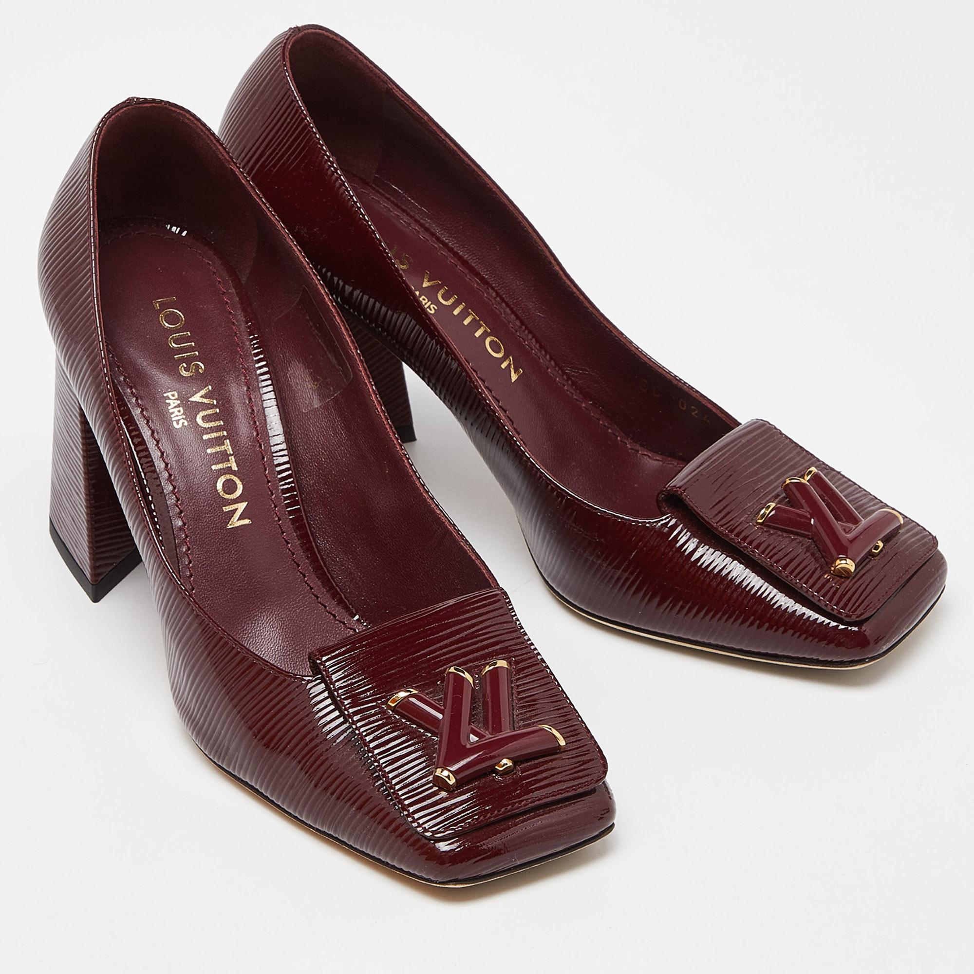 Louis Vuitton Burgundy Patent Leather Block Heel Pumps Size 37 In Excellent Condition In Dubai, Al Qouz 2