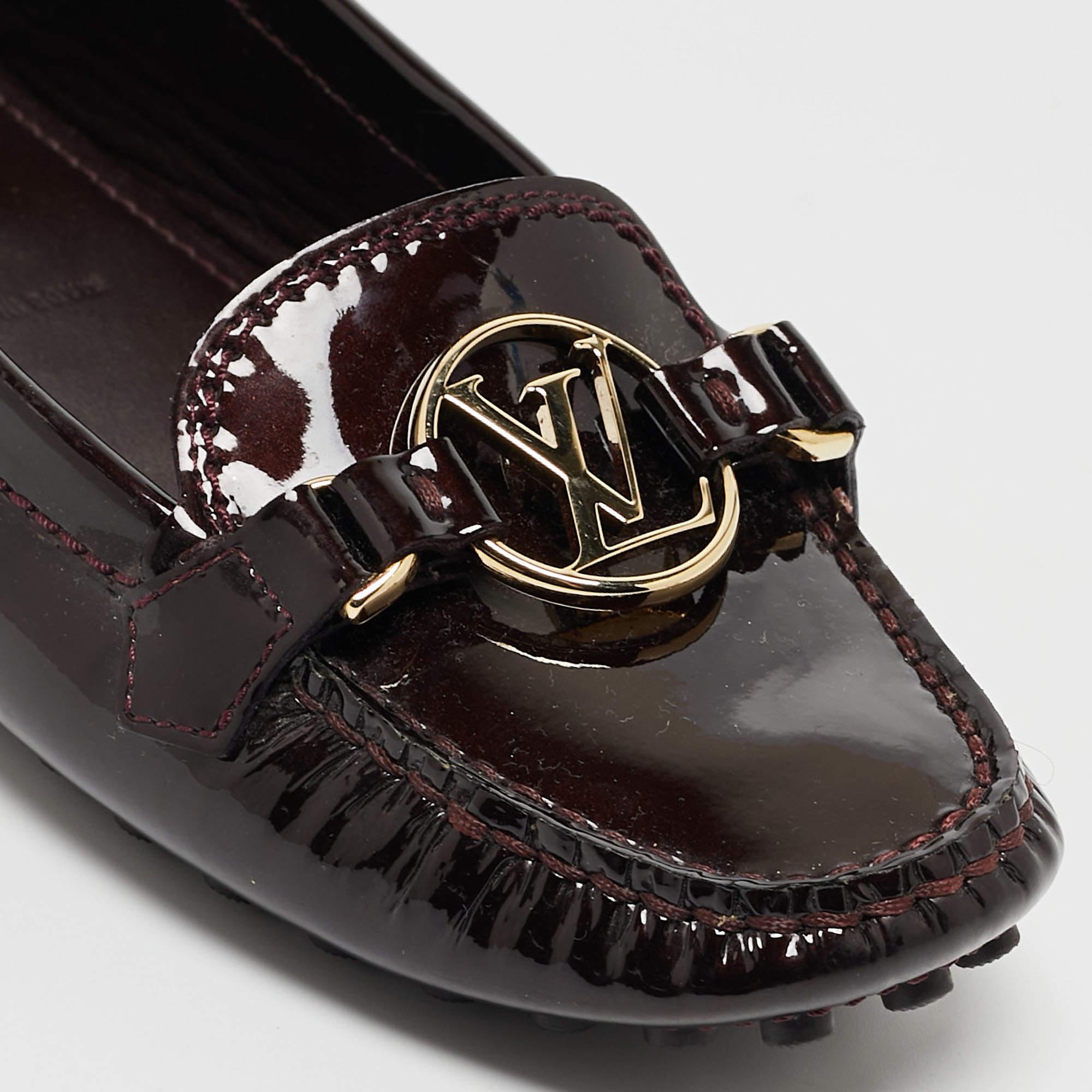 These Dauphine loafers from Louis Vuitton are simple, stylish, and durable! They have a patent leather exterior and the signature LV perched on the uppers in shiny gold-tone metal. The flats are complete with brand-labeled leather insoles and rubber
