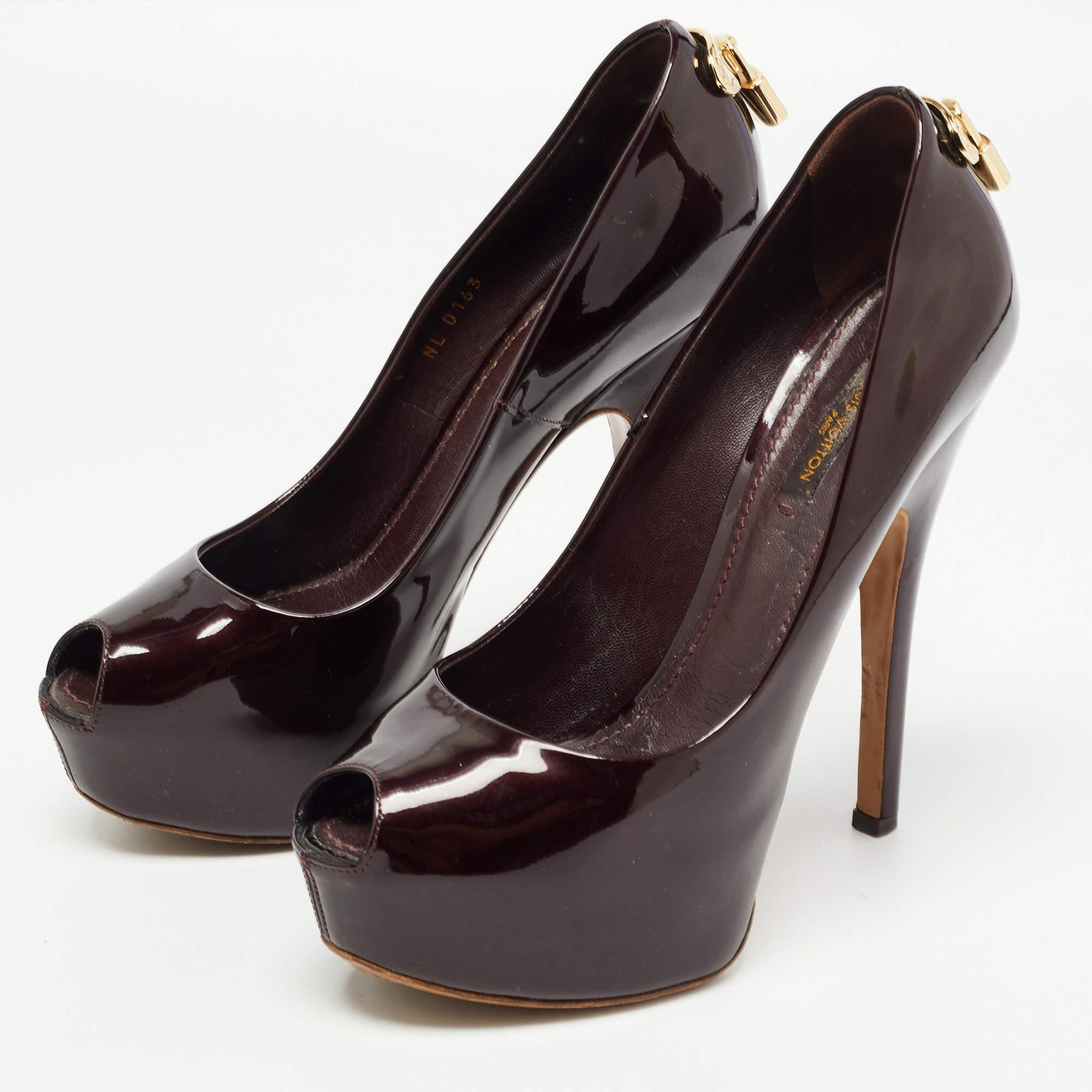 Louis Vuitton Burgundy Patent Leather Oh Really! Pumps Size 37.5 In Good Condition In Dubai, Al Qouz 2