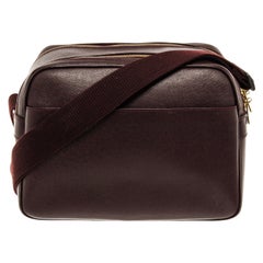 Louis Vuitton Burgundy Taiga Leather Reporter PM Crossbody Bag