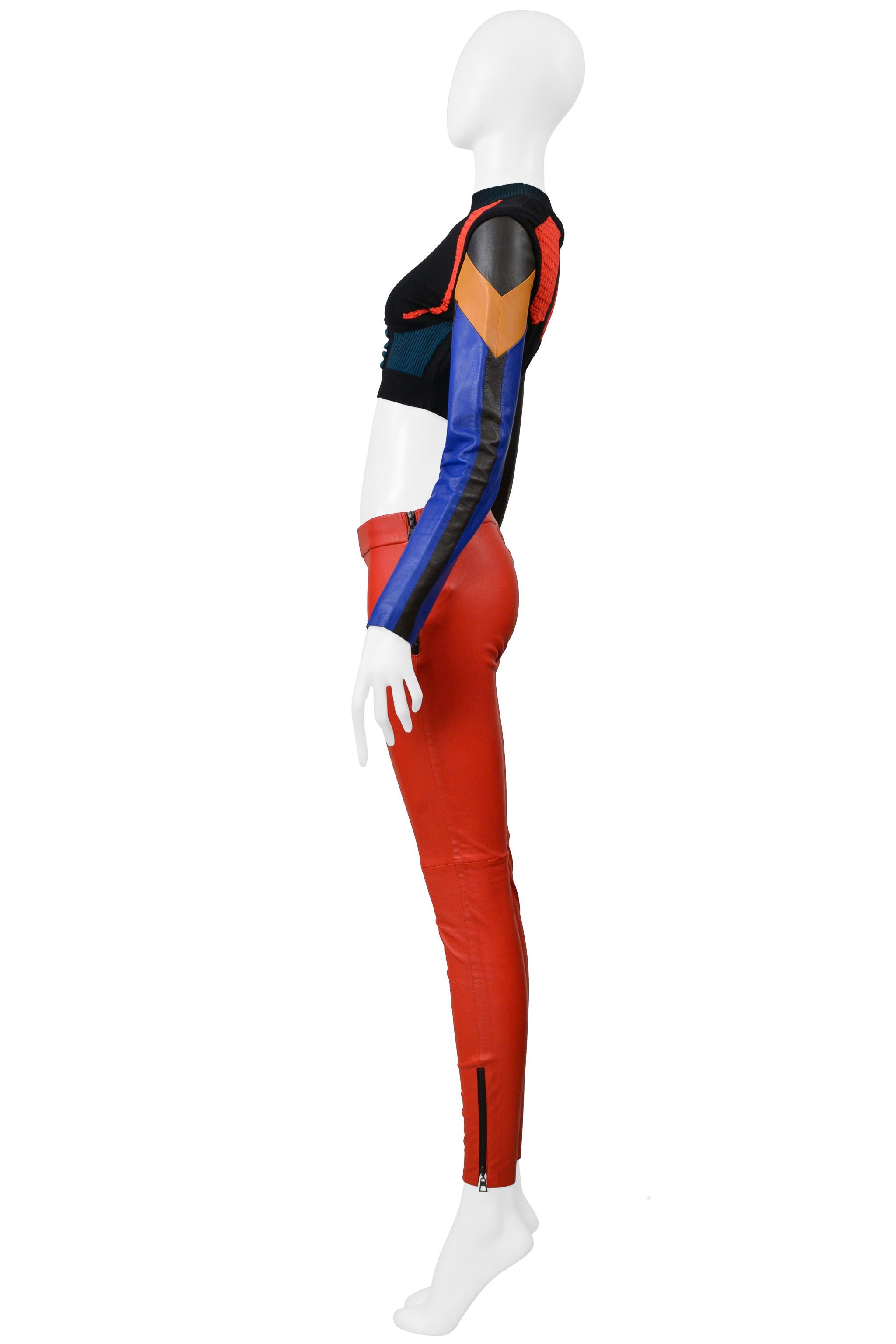 Louis Vuitton By Ghesquiere Maglione a maglia multicolore e pantaloni in pelle rossa 2016 In condizioni ottime in vendita a Los Angeles, CA
