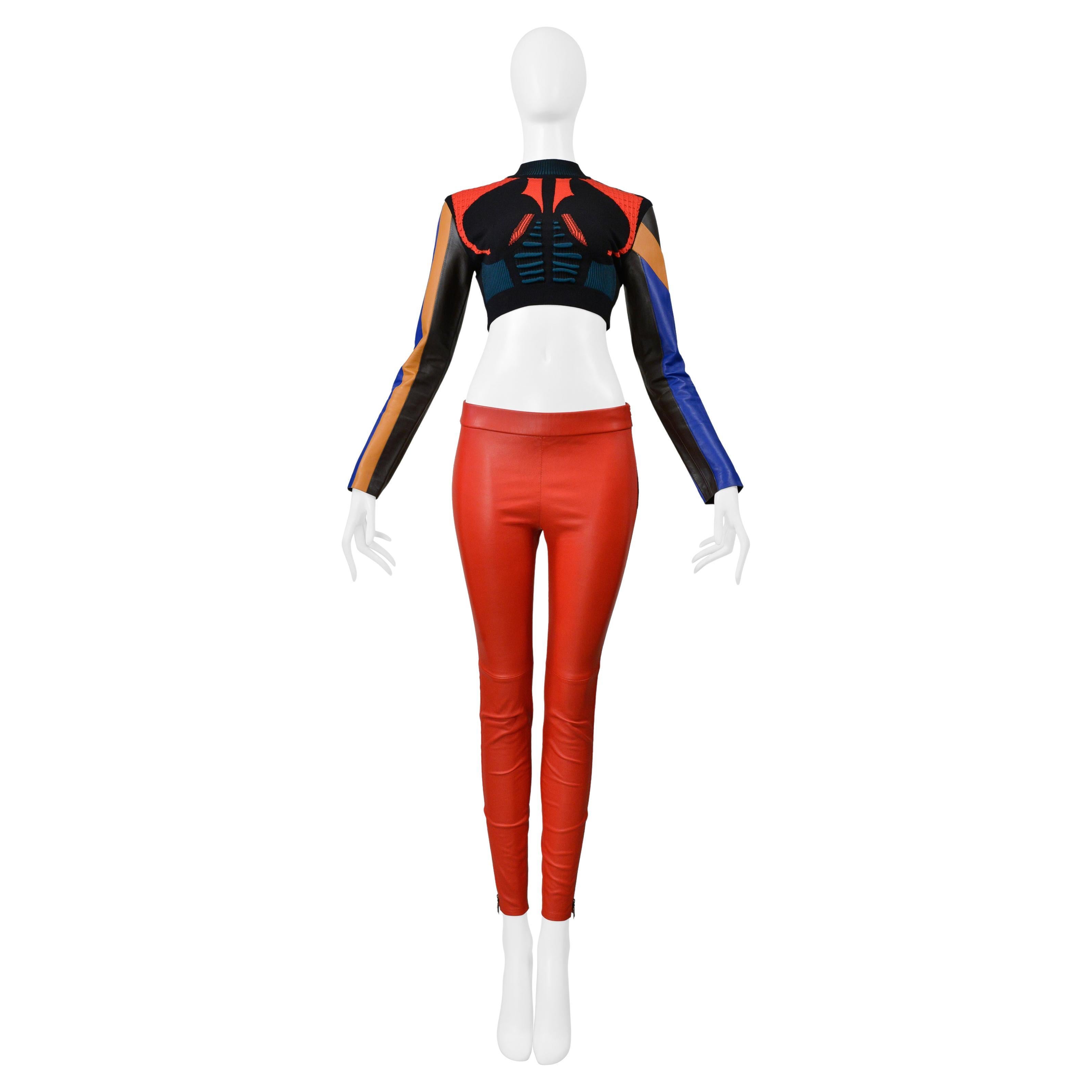 Louis Vuitton By Ghesquiere Maglione a maglia multicolore e pantaloni in pelle rossa 2016 in vendita