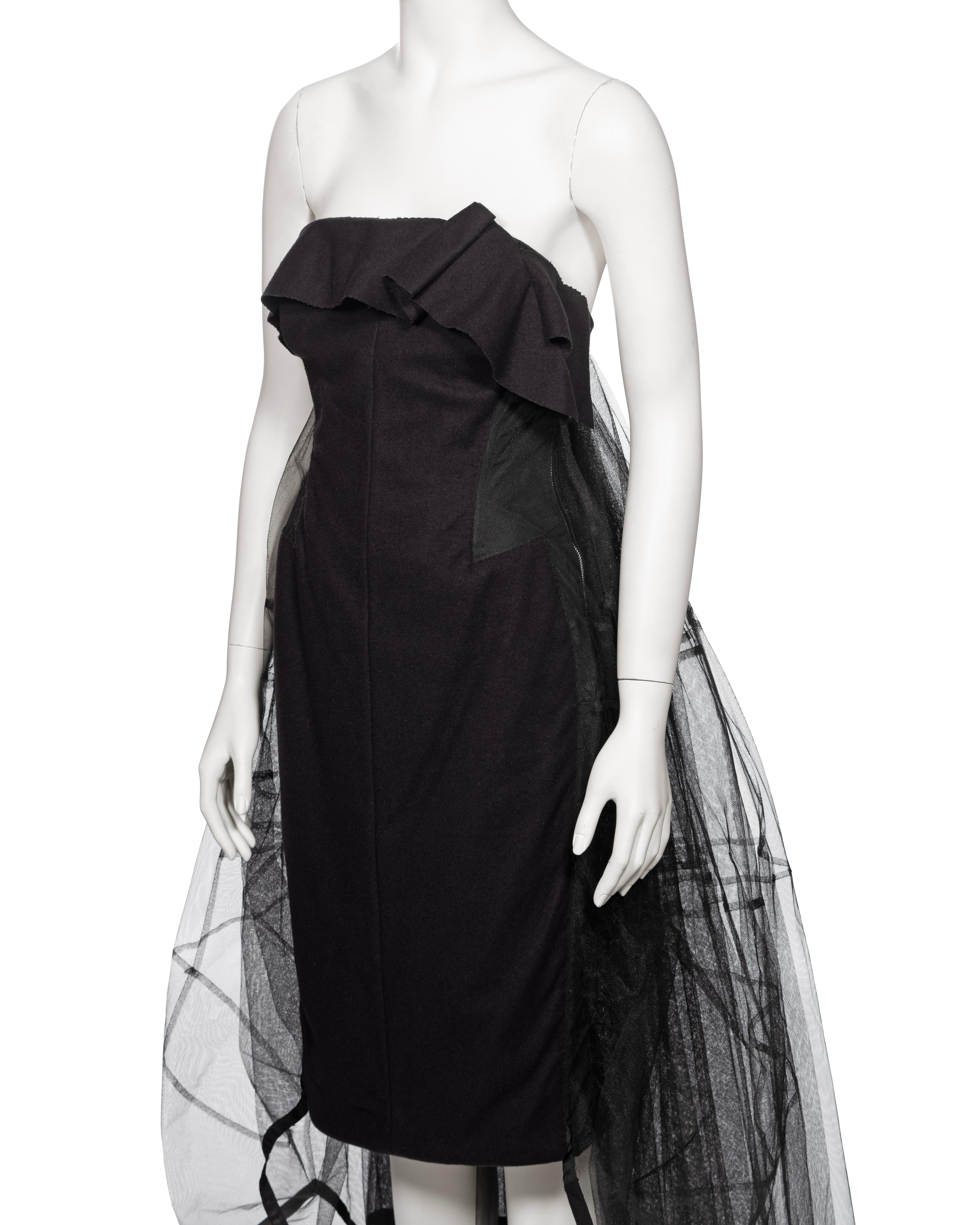 Louis Vuitton by Marc Jacobs Schwarzes trägerloses Kleid aus Wolle mit Petticoat aus Wolle, H/W 2008 im Angebot 3