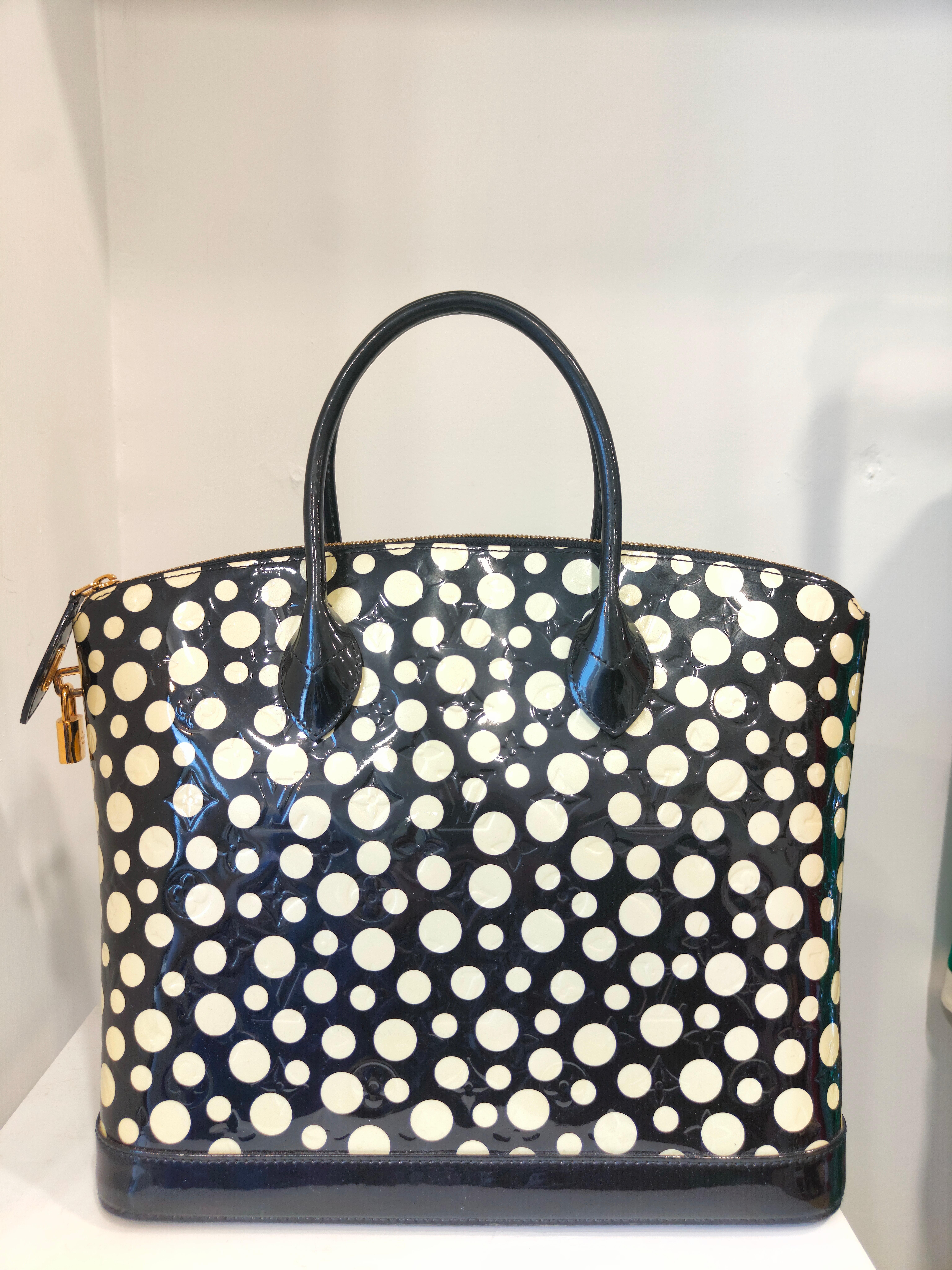 Louis Vuitton by Yayoi Kusama polkadot lock-it handlebag In Excellent Condition In Capri, IT
