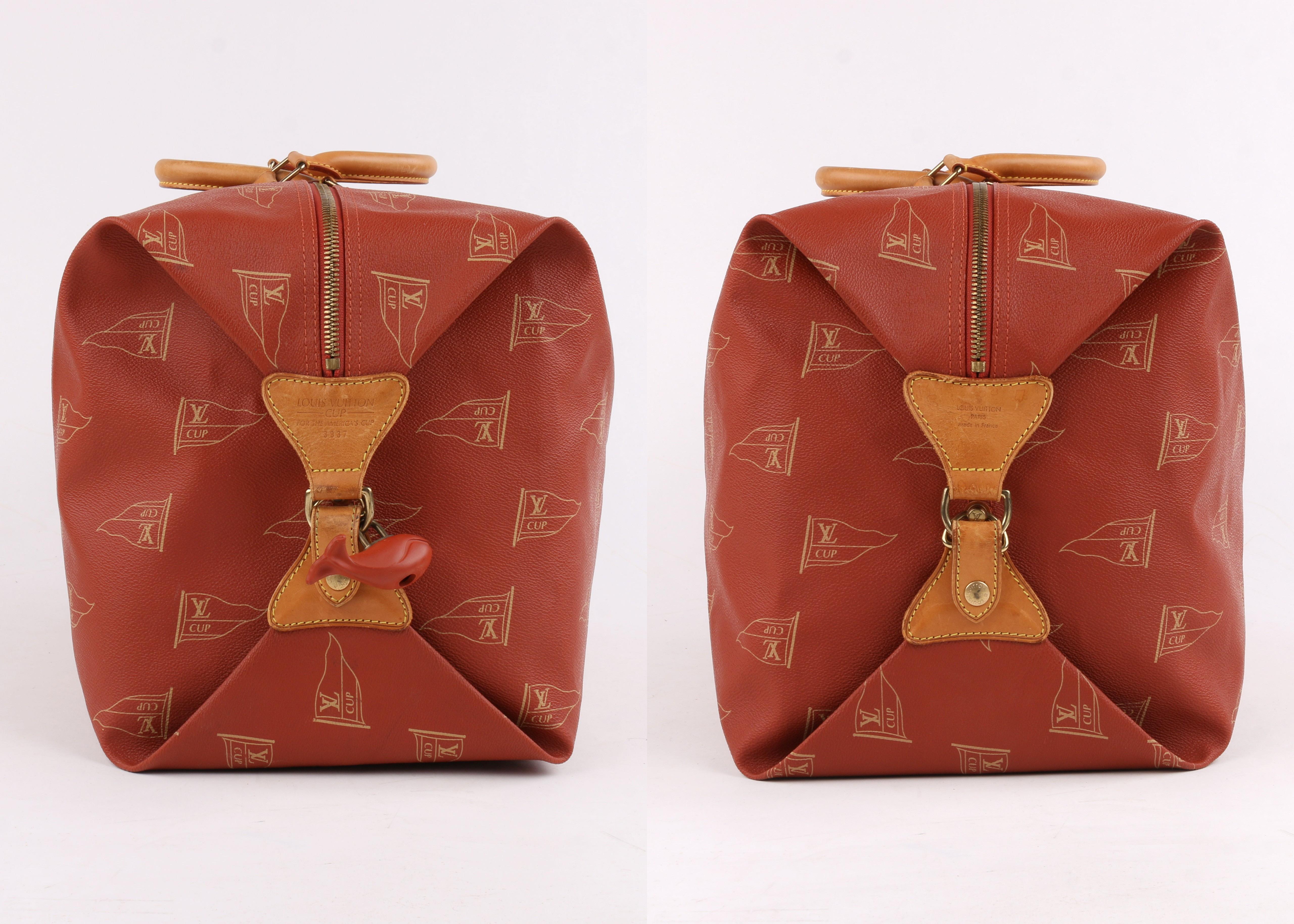 LOUIS VUITTON c.1995 LV America's Cup Garment Duffel Bag w/ Whale Lock LTD ED im Zustand „Gut“ in Thiensville, WI