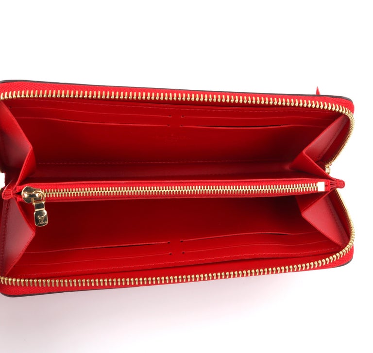 Louis Vuitton 2014 Monogram Vernis Zippy Compact Wallet - Red Wallets,  Accessories - LOU763575