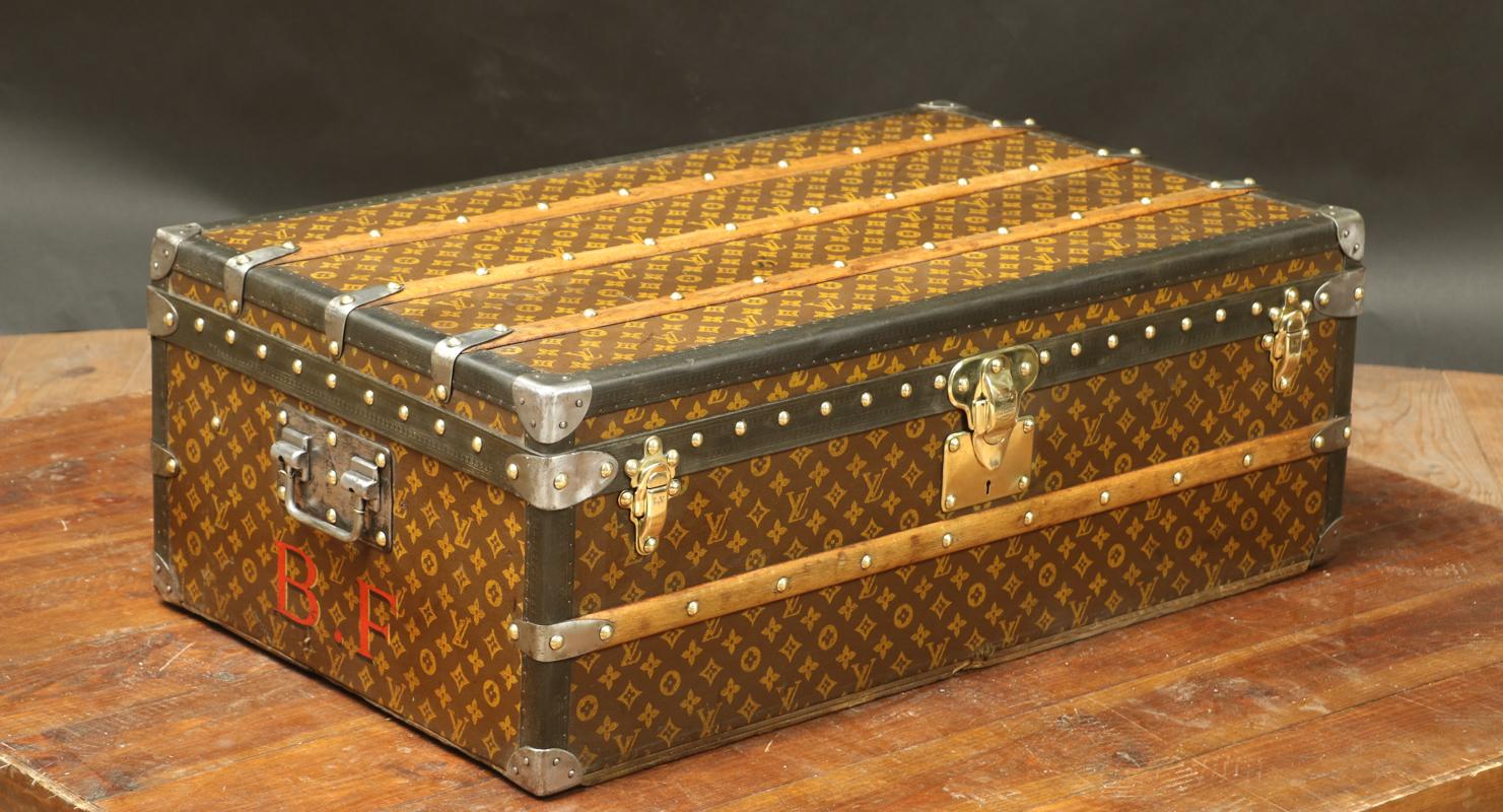 Louis Vuitton Cabin Monogrammed Trunk, 1909-1914 In Good Condition For Sale In Haguenau, FR