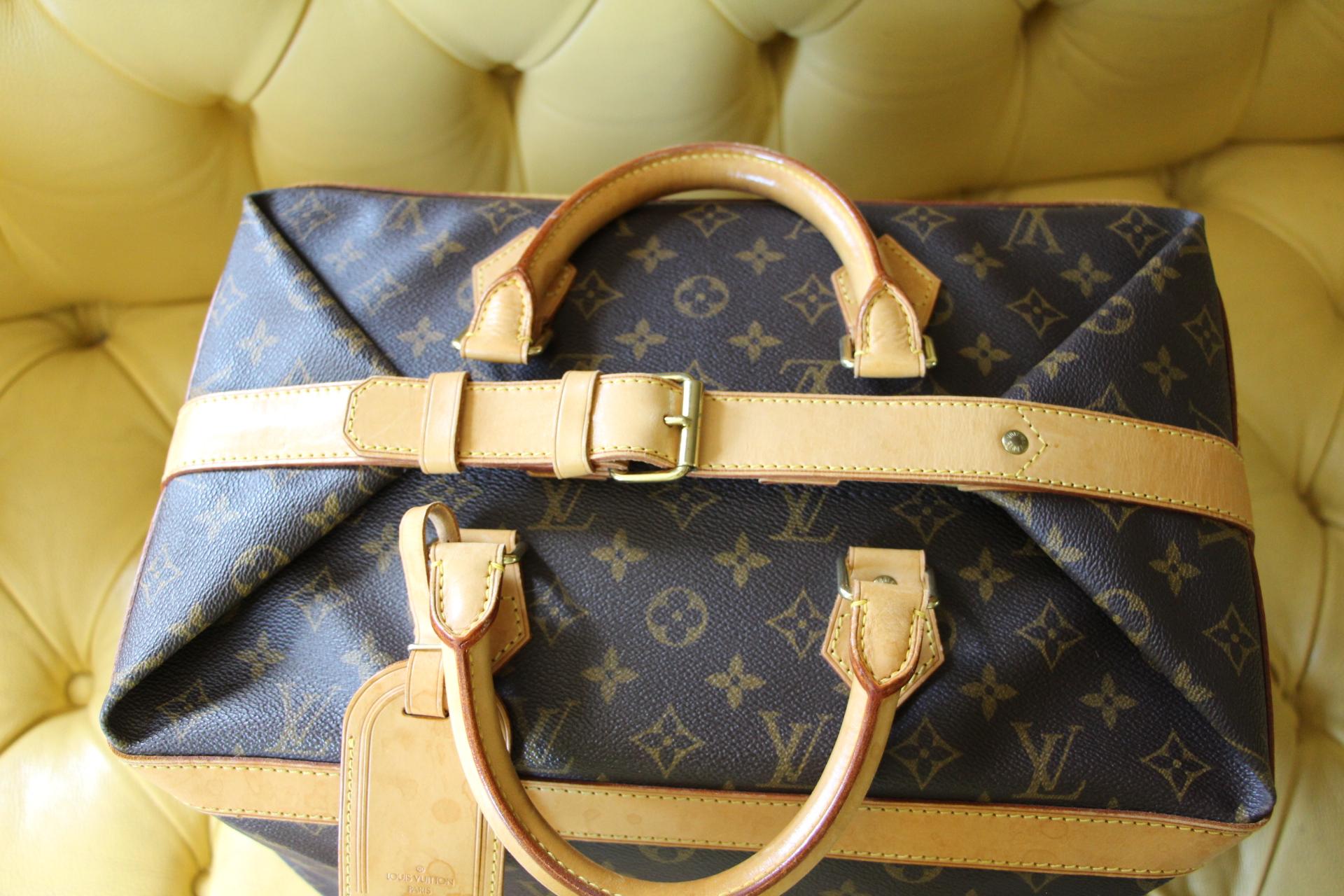 Louis Vuitton Cabin Size Travel Bag 40, Louis Vuitton Bag In Good Condition In Saint-ouen, FR