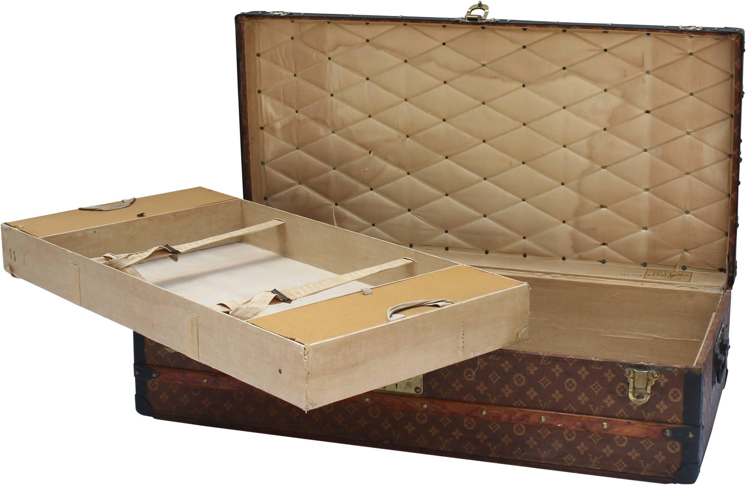 Louis Vuitton Cabin Trunk with Black Edging, circa 1920 In Good Condition For Sale In Double Bay, NSW