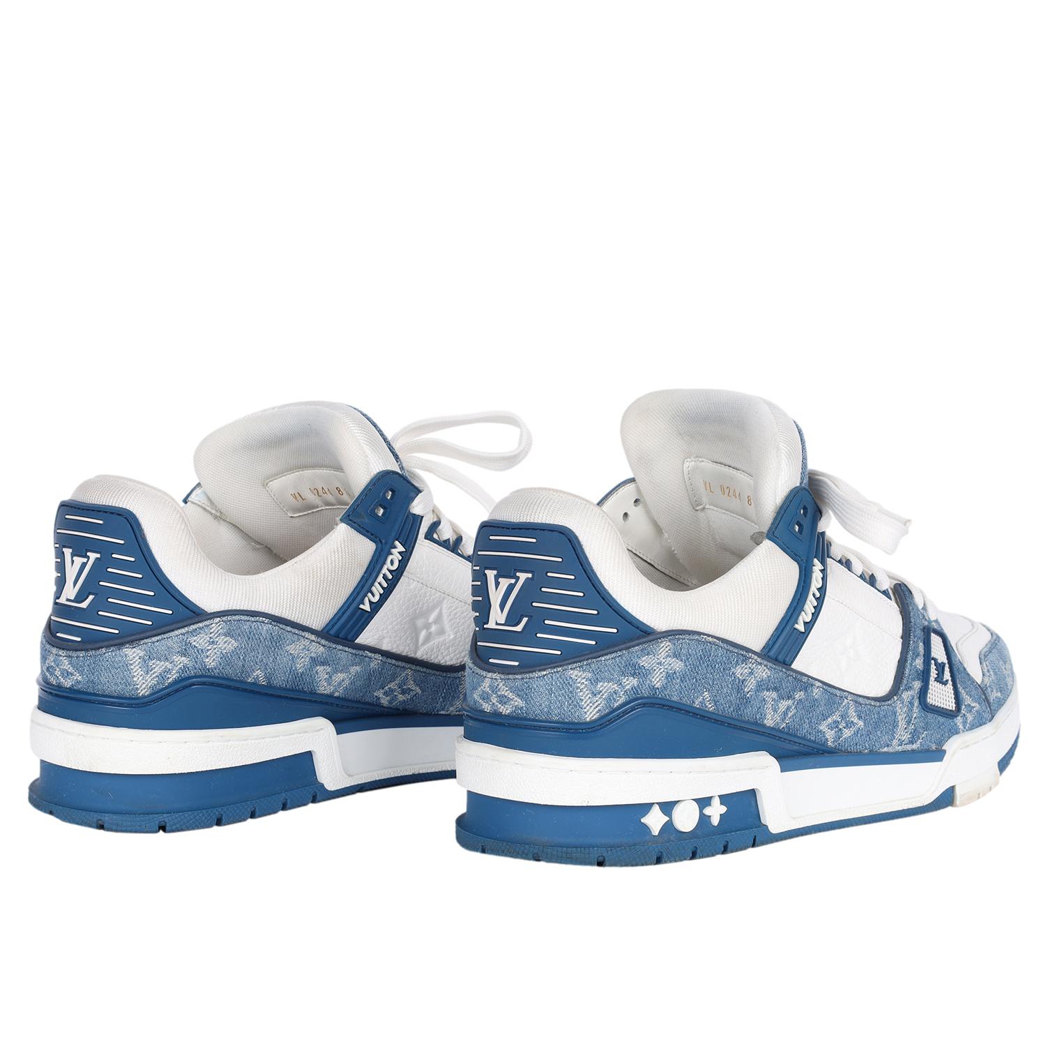 LOUIS VUITTON Calfskin Embossed Monogram Denim Mens LV Trainer Sneakers 8.5 Blue In Good Condition For Sale In Salt Lake Cty, UT