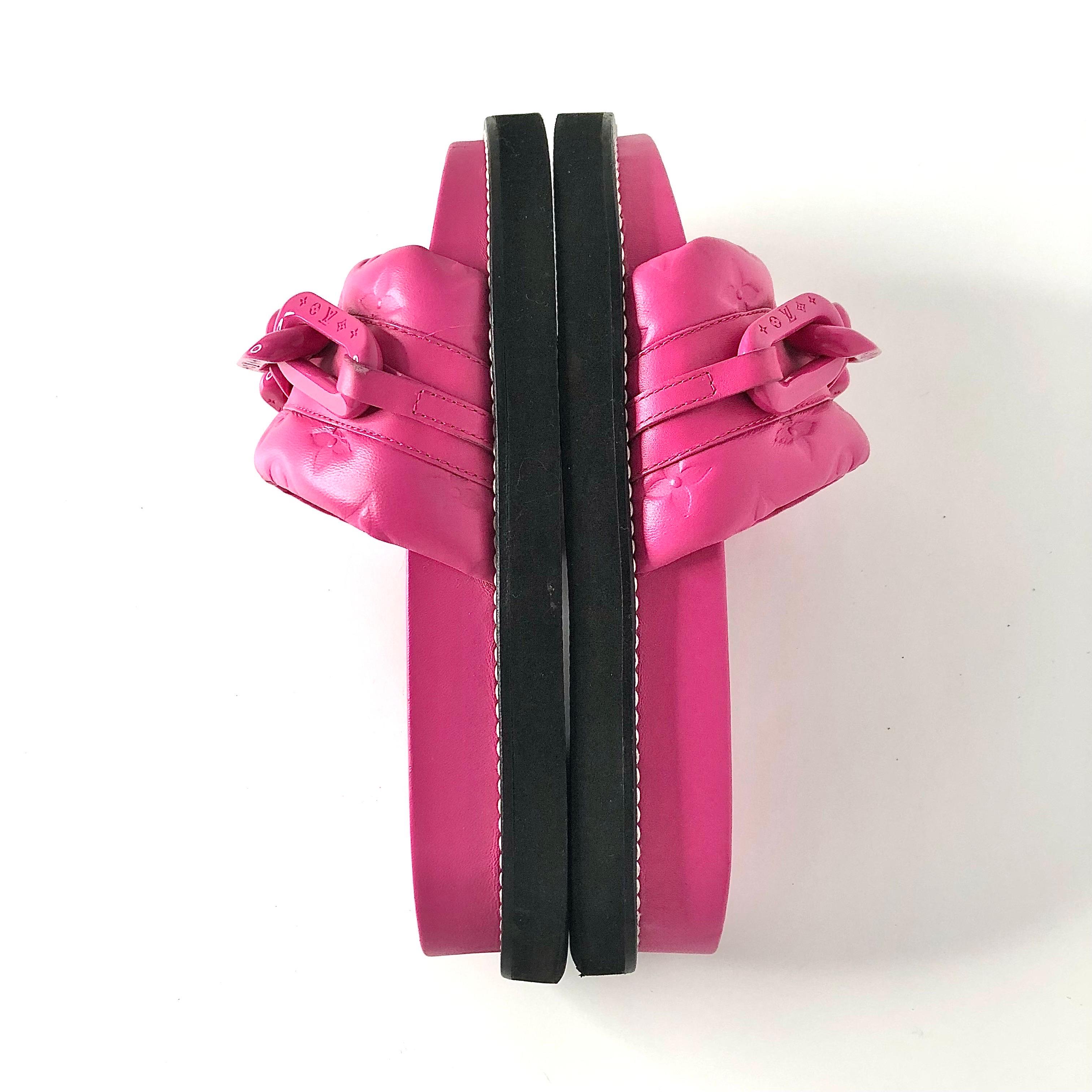 Rosa Louis Vuitton Pelle di vitello goffrata Monogram Sunset Flat Comfort Mule 36.5 in vendita