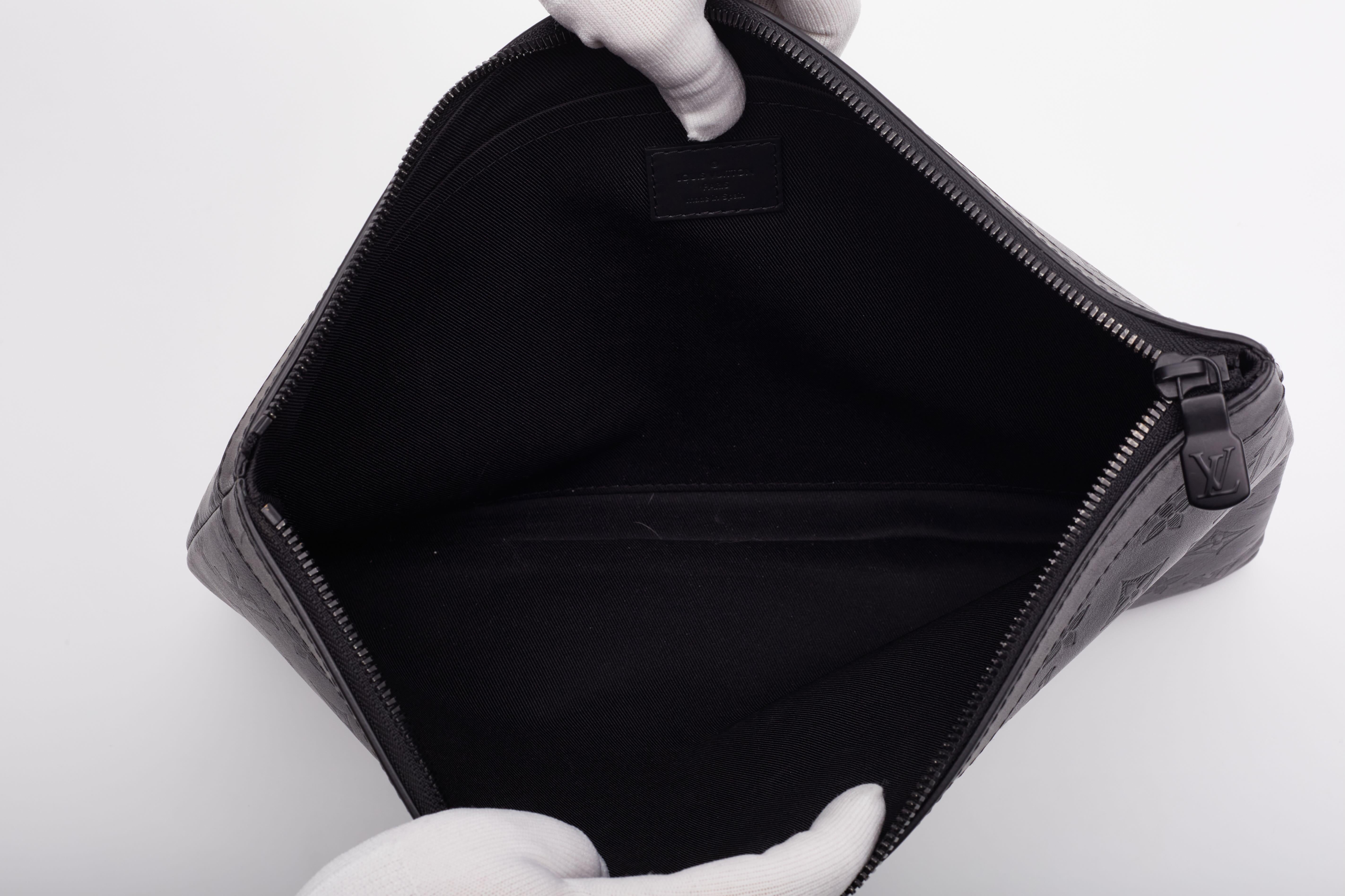Louis Vuitton Calfskin Monogram Black Shadow Discovery Pochette Bag For Sale 1