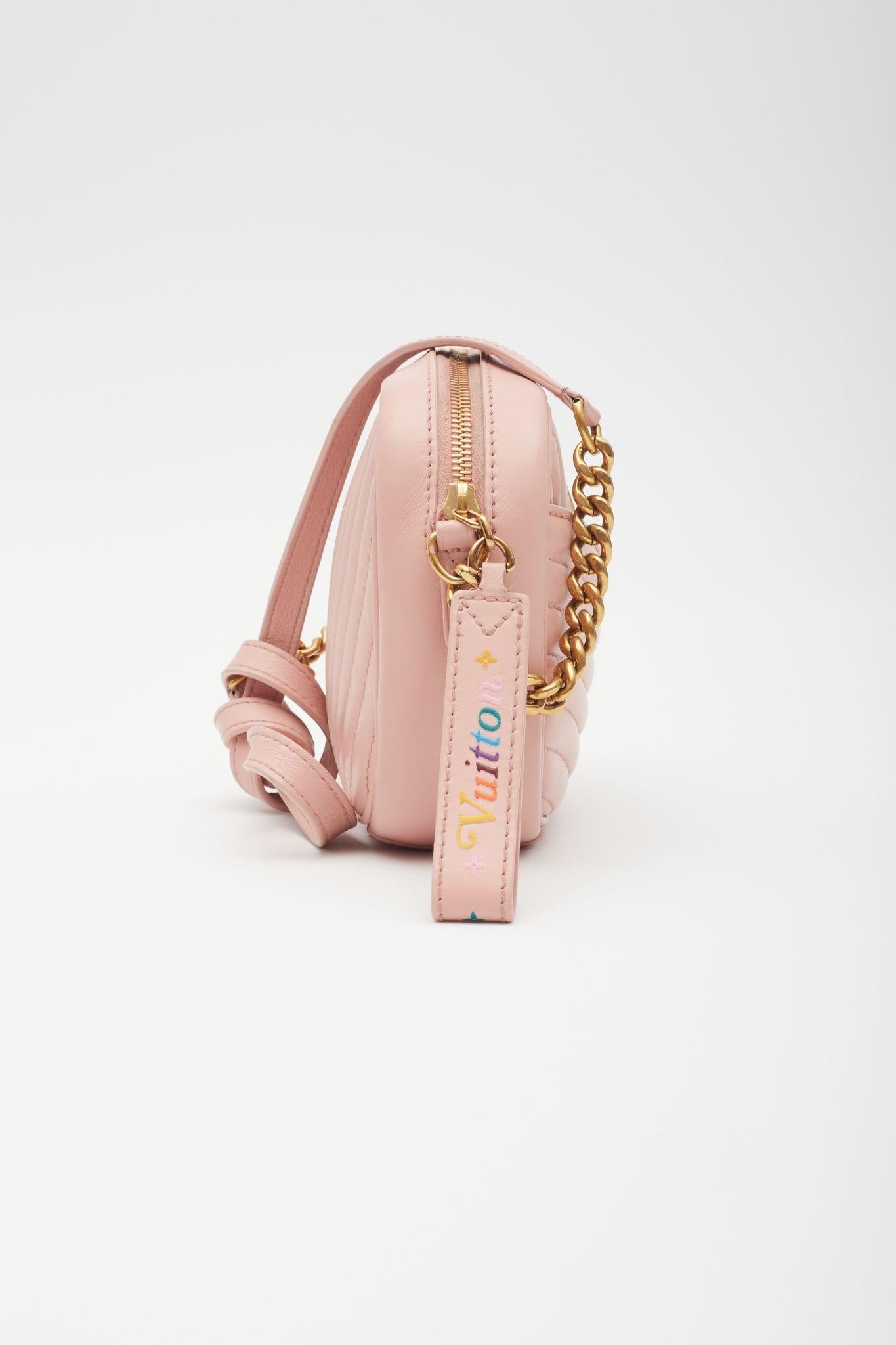 Louis Vuitton Calfskin New Wave Camera Bag Smoothie Pink In Fair Condition For Sale In Montreal, Quebec