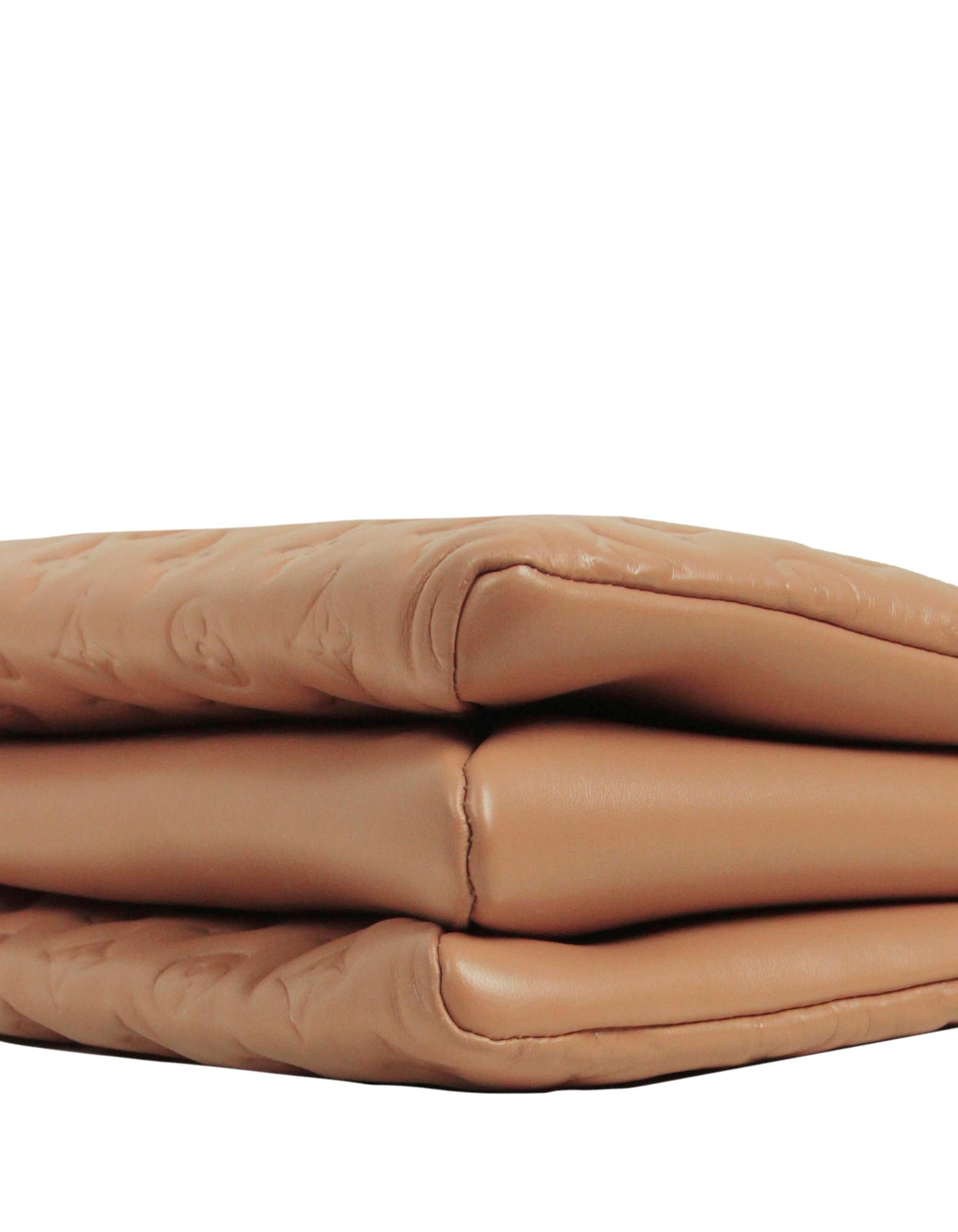 Coussin PM Tasche aus Kamel-Lammleder mit geprägtem Monogramm von Louis Vuitton Damen
