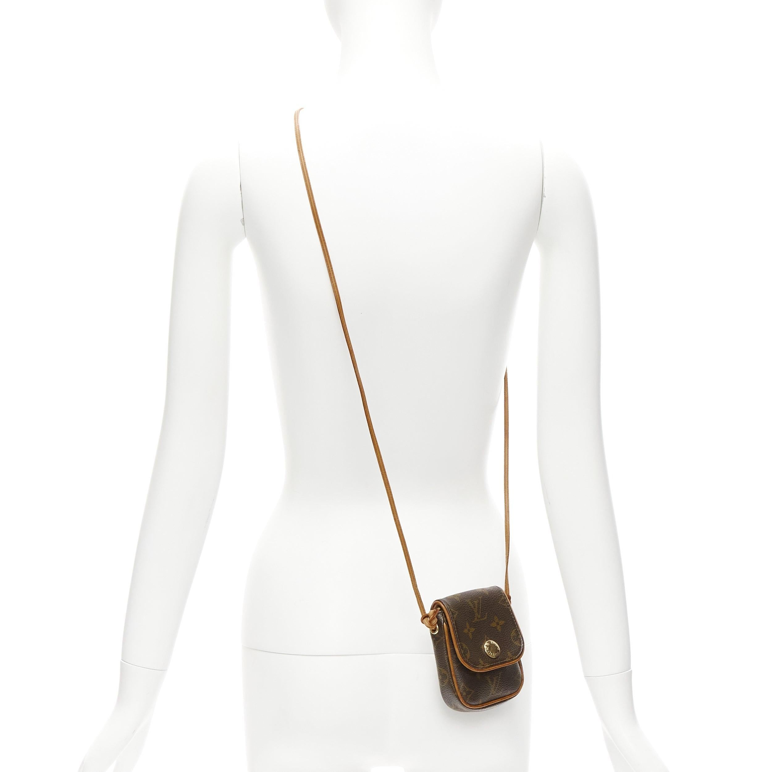 LOUIS VUITTON Cancun Pochette brown LV logo monogram mini crossbody bag
Reference: TGAS/D00861
Brand: Louis Vuitton
Model: Cancun Pochette
Material: Leather, Canvas
Color: Brown
Pattern: Monogram
Closure: Snap Buttons
Lining: Beige Leather
Made in: