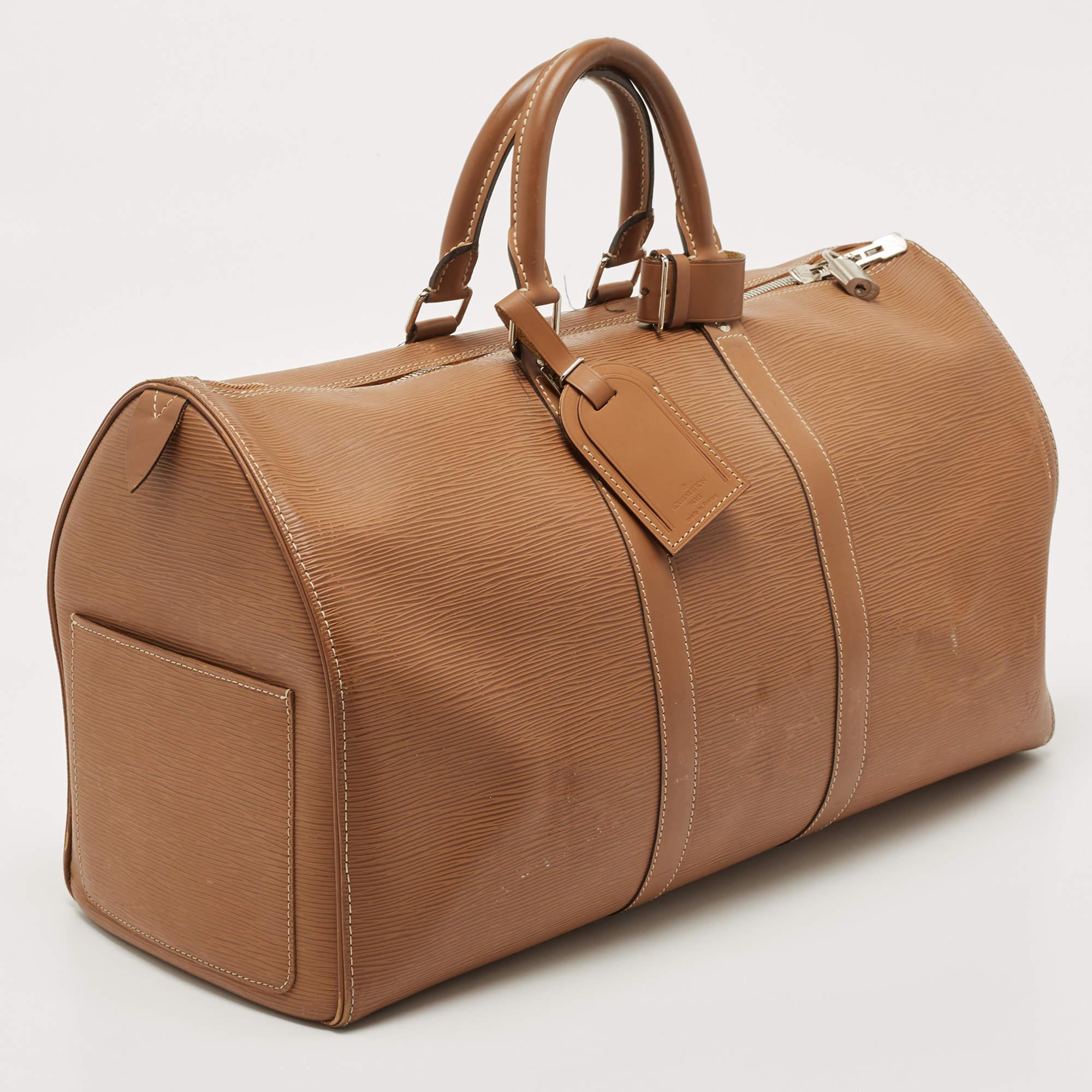 Louis Vuitton Cannelle Epi Leather Keepall 45 Bag In Fair Condition In Dubai, Al Qouz 2