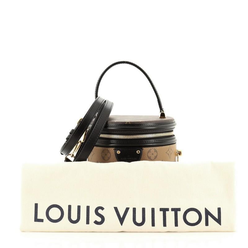 Condition: Excellent. Minimal wear on exterior and in interior, scratches on hardware. 
Accessories: Dust Bag, Keys, Lock, With Strap 
Measurements: Handle Drop 4