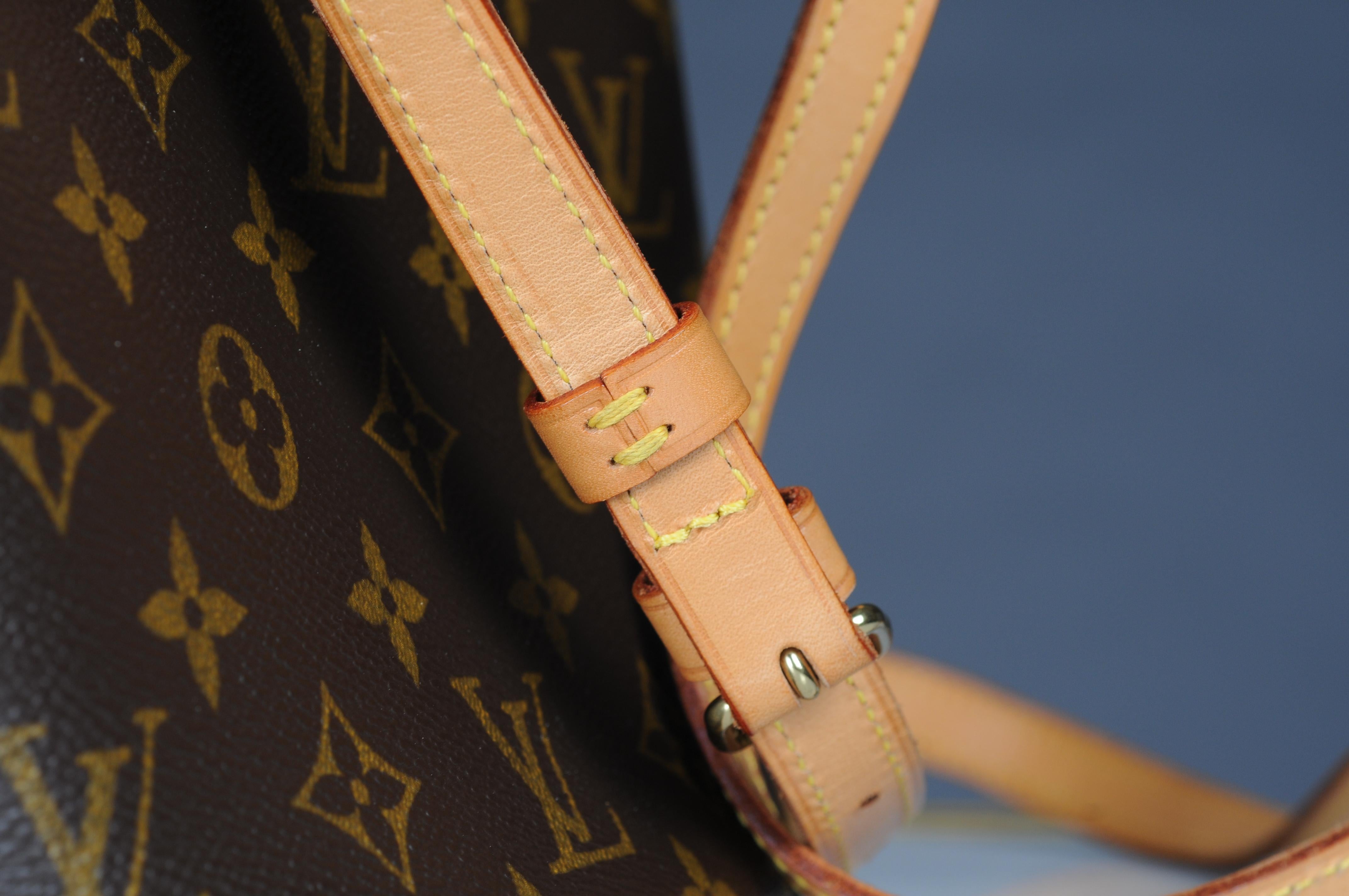 Louis Vuitton Canvas Drouot Crossbody Bag   For Sale 8