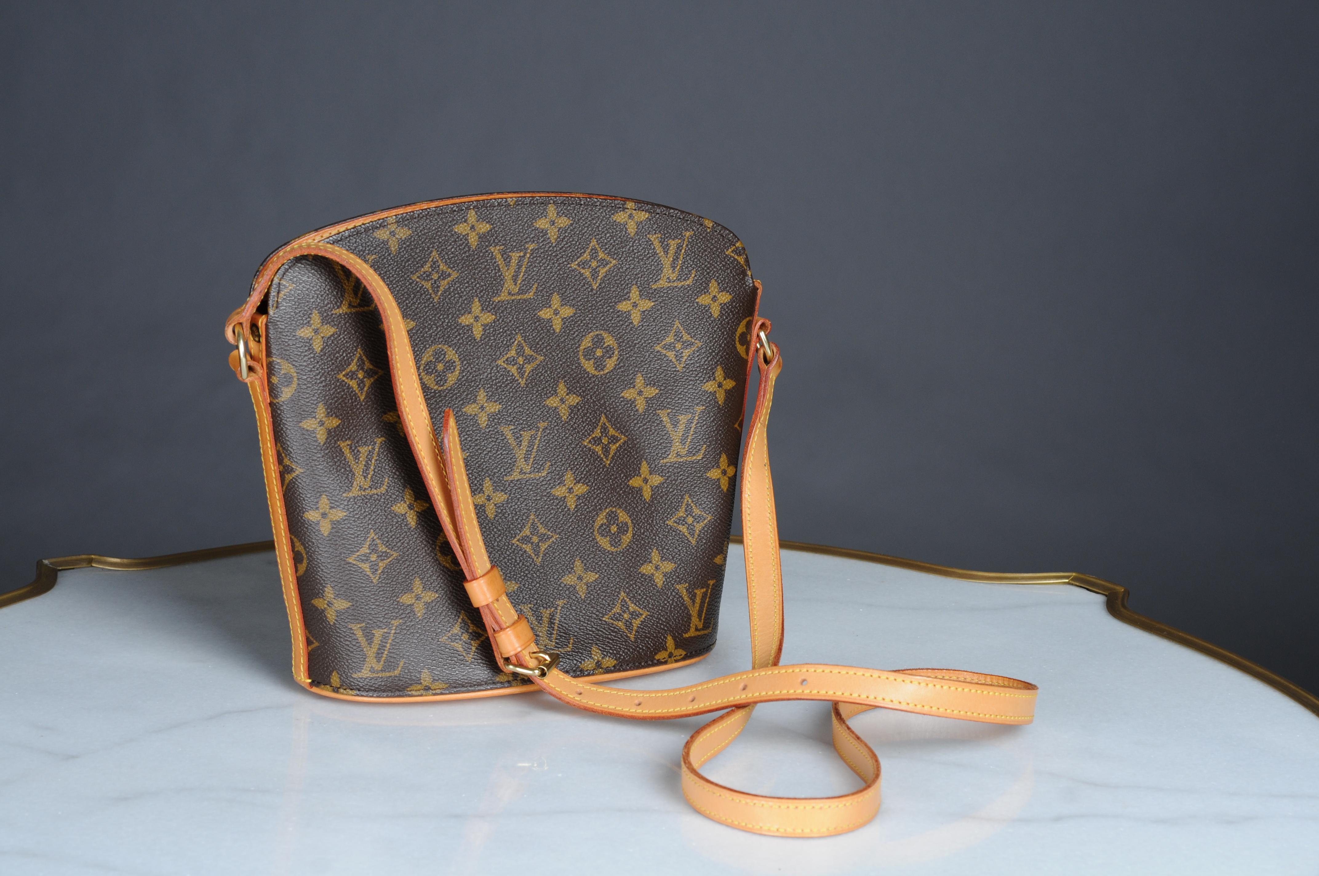 Louis Vuitton Canvas Drouot Crossbody Bag   For Sale 1