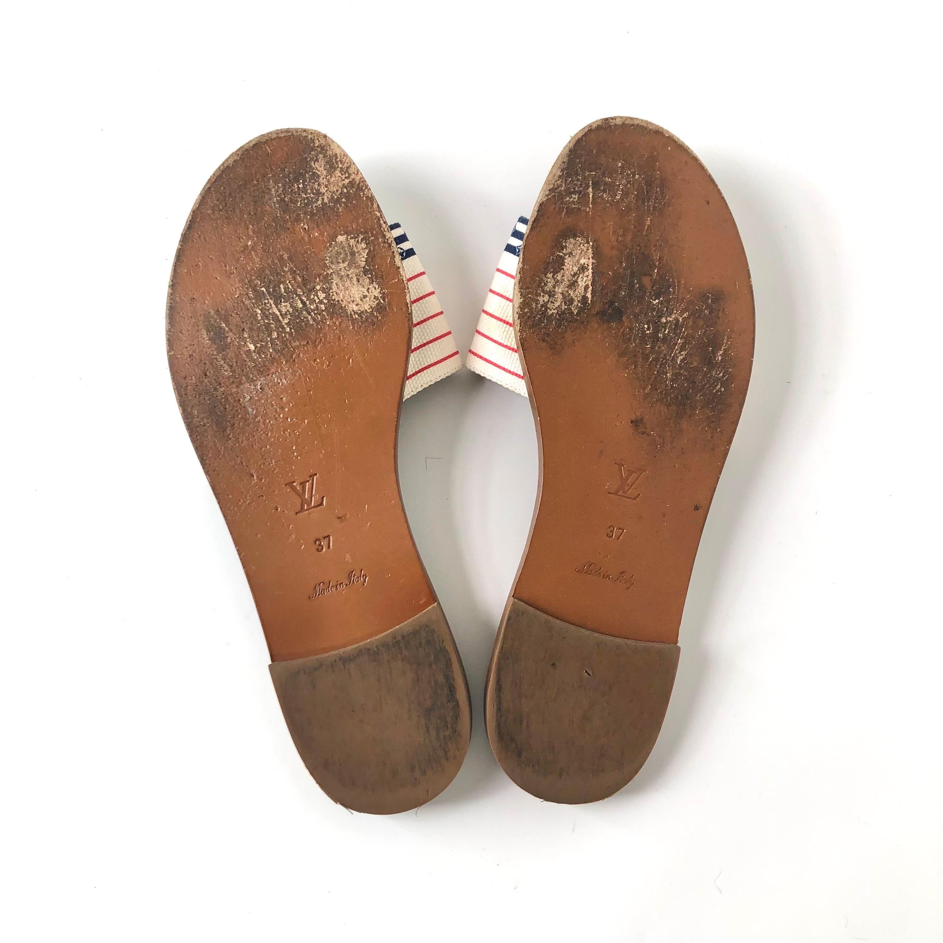 Louis Vuitton Canvas Escale Lock It Mule Flats Slip On Sandalen 37 im Angebot 2