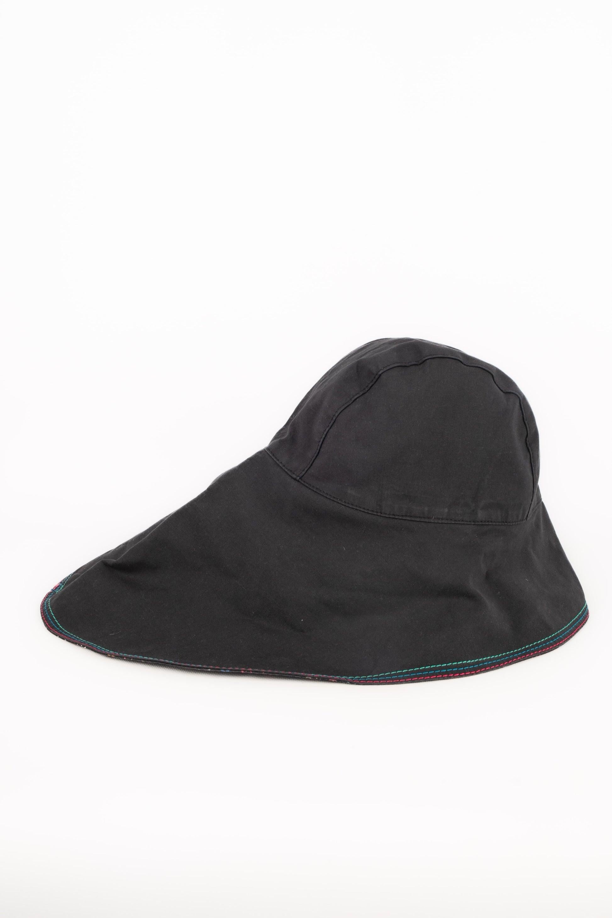 Nero Cappello in tela Louis Vuitton in vendita