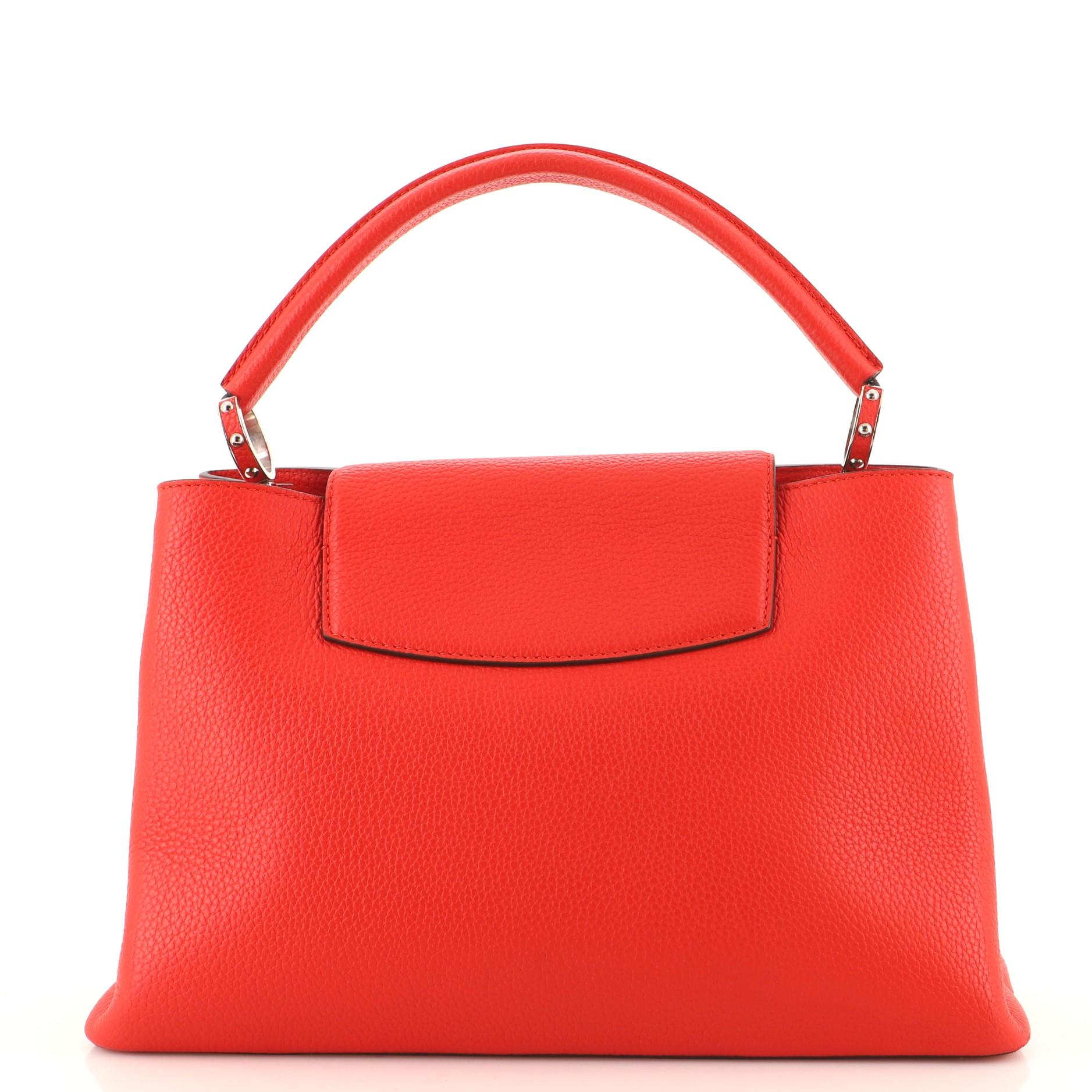 Louis Vuitton Capucines Tasche aus Leder MM im Zustand „Gut��“ in NY, NY