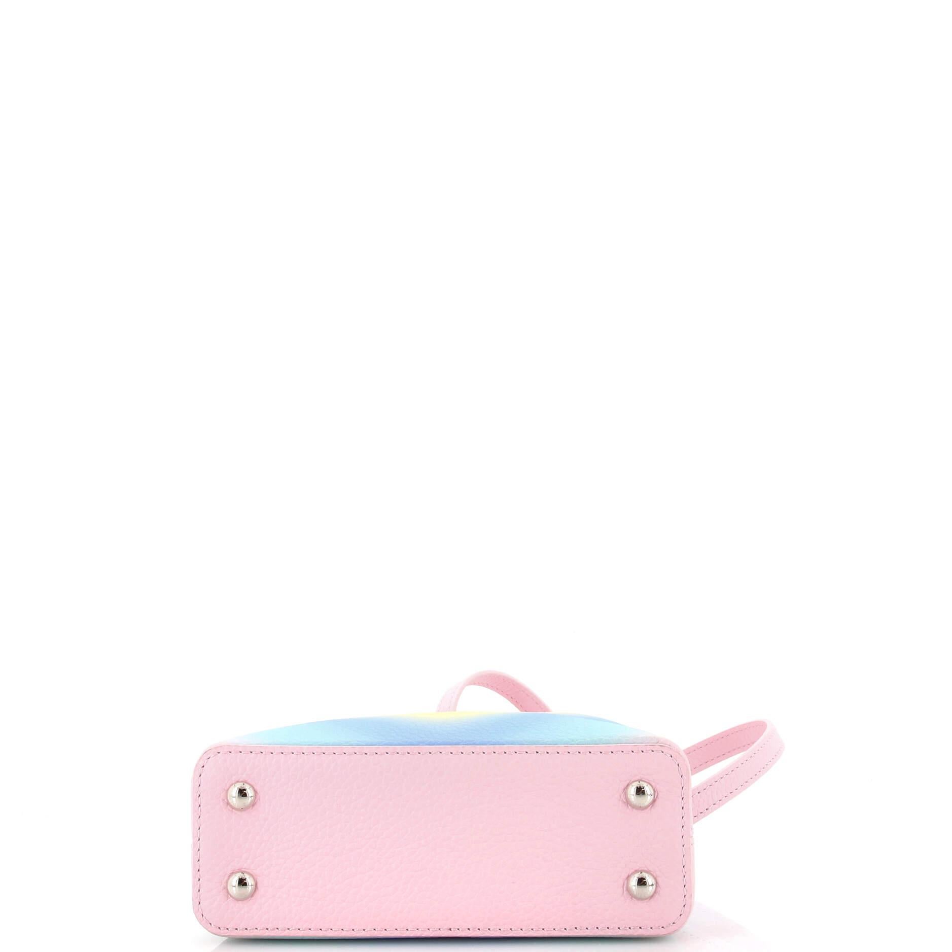 Bolso Louis Vuitton Capucines Mini de piel degradada arco iris en Bueno Estado en NY, NY