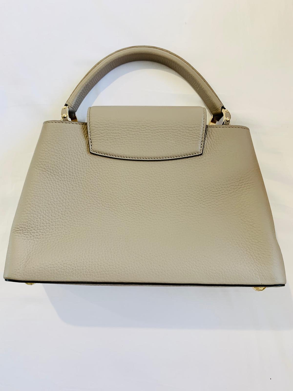 Women's or Men's Louis Vuitton Capucines BB handbag in galet/pebble For Sale