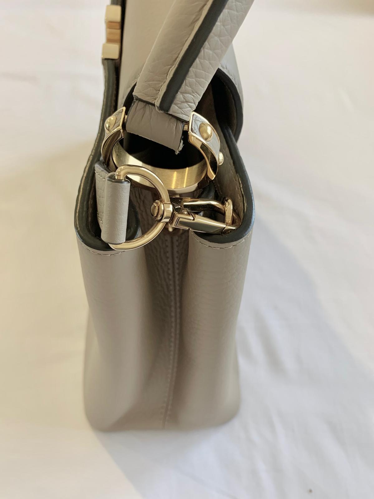 Louis Vuitton Capucines BB handbag in galet/pebble For Sale 1