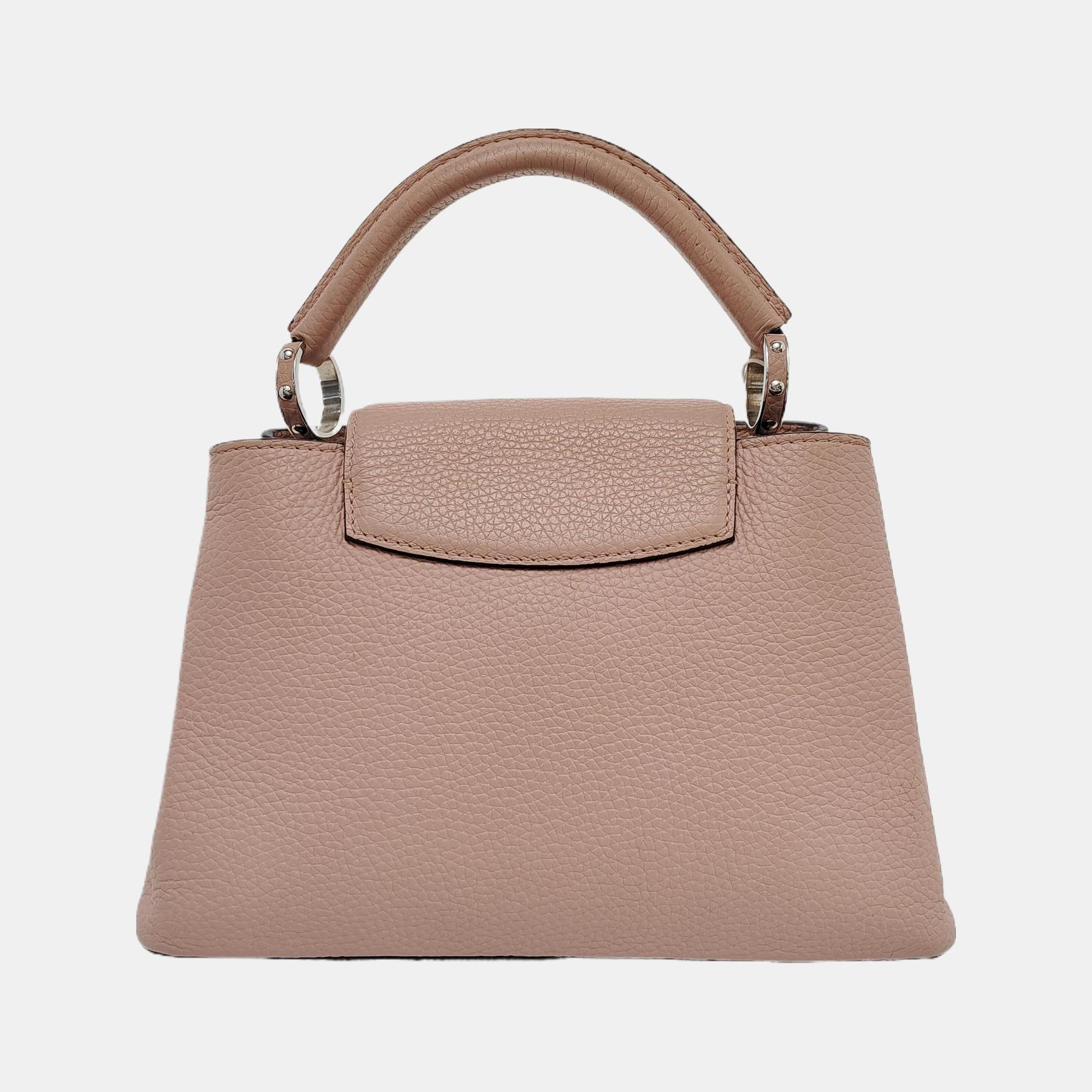 Louis Vuitton Capucines BB Rosa Leder-Umhängetasche im Zustand „Gut“ in AUBERVILLIERS, FR