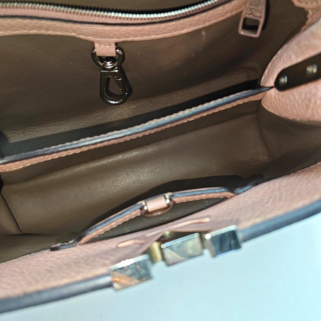 Louis Vuitton Capucines BB Rosa Leder-Umhängetasche 1