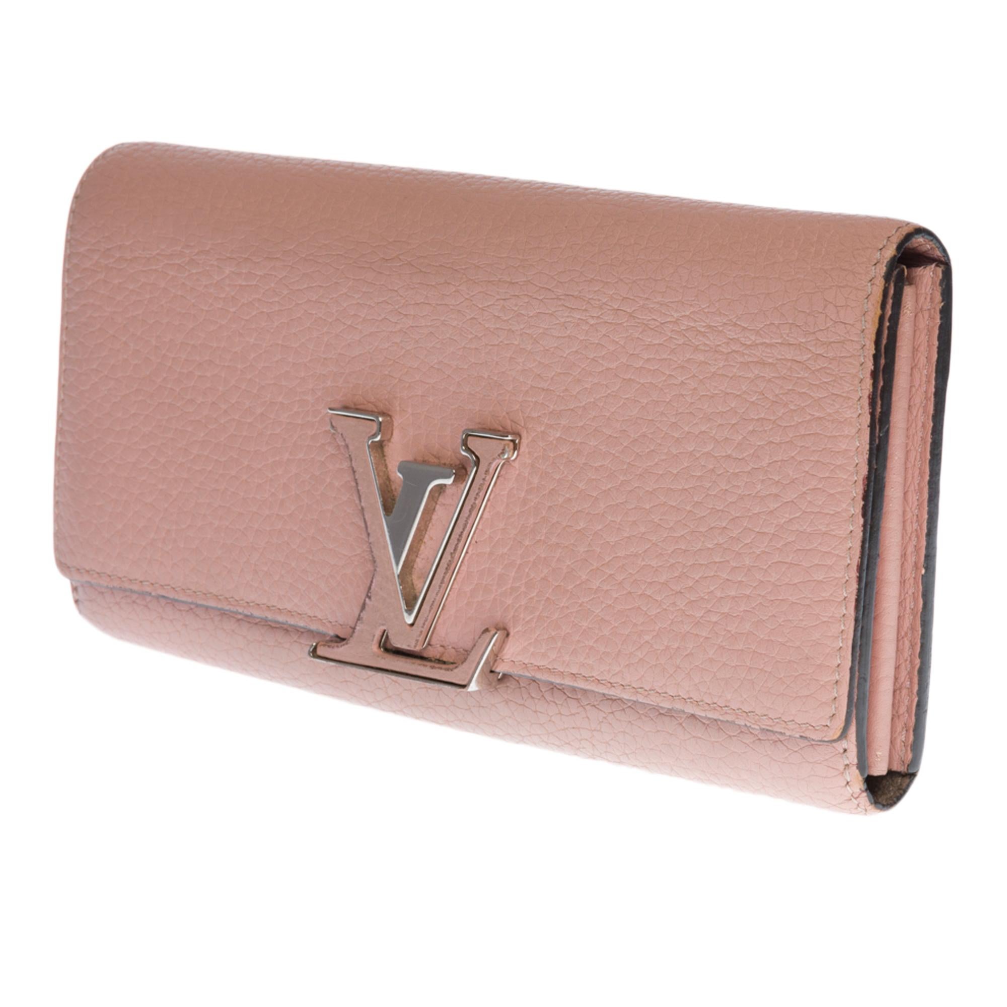 Beige Louis Vuitton Capucines GM Wallet in Pink Taurillon leather and SHW For Sale