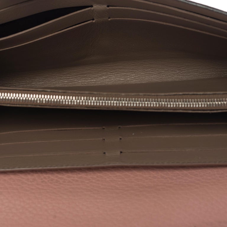 Louis Vuitton Capucines GM Wallet in Pink Taurillon leather and SHW  1