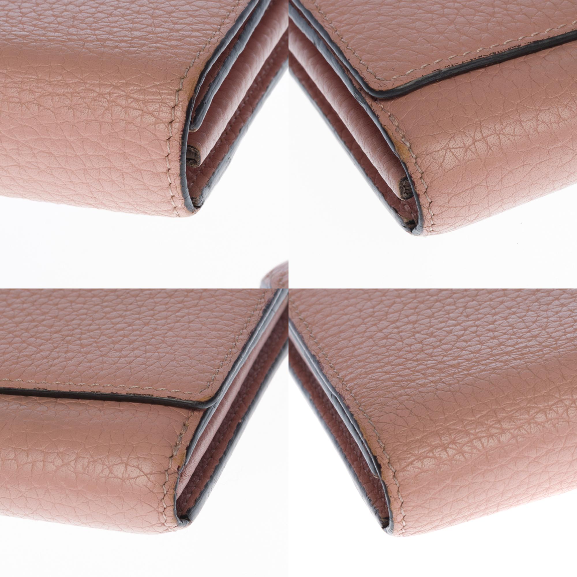 Louis Vuitton Capucines GM Wallet in Pink Taurillon leather and SHW For Sale 3