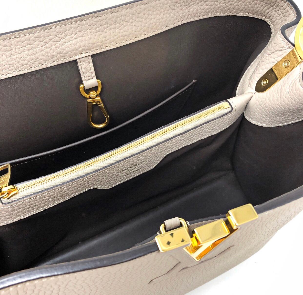 Louis Vuitton Capucines Handbag Leather MM In Good Condition In Milan, IT