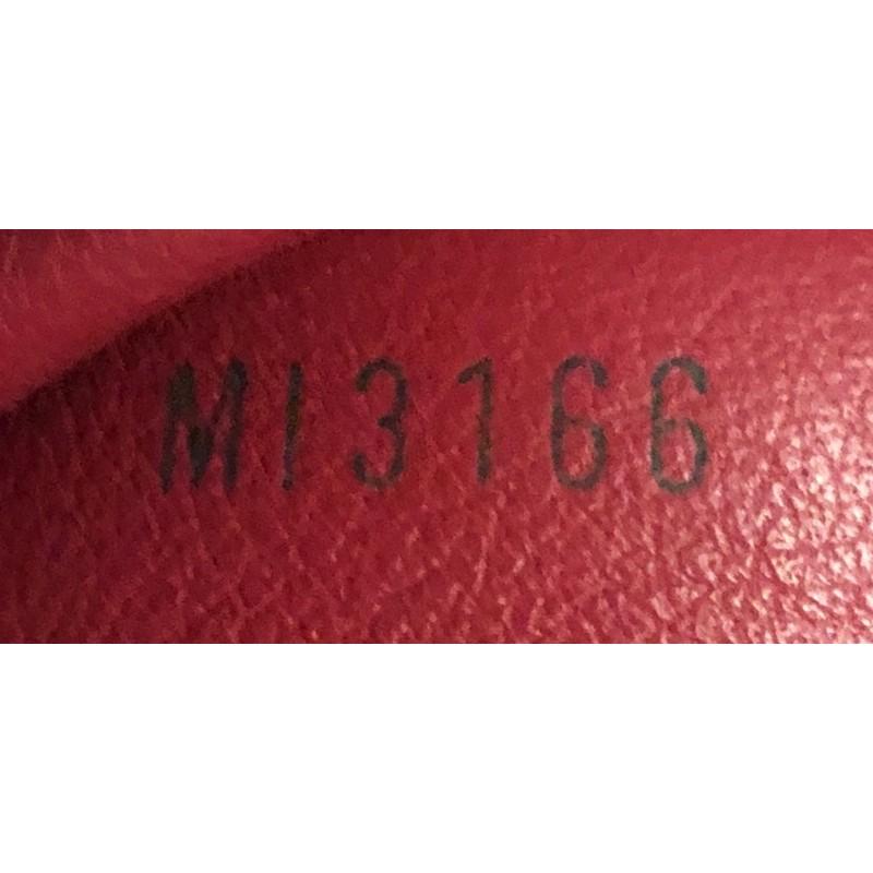 Louis Vuitton Capucines Handbag Leather MM 2