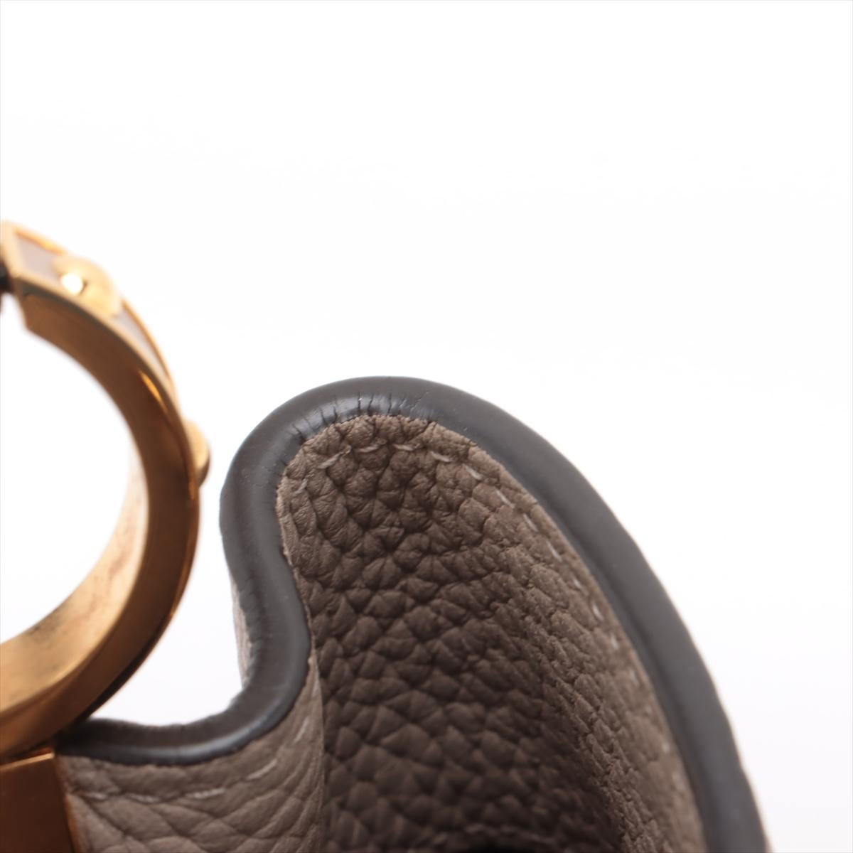 Louis Vuitton Capucines MM Galet For Sale 10