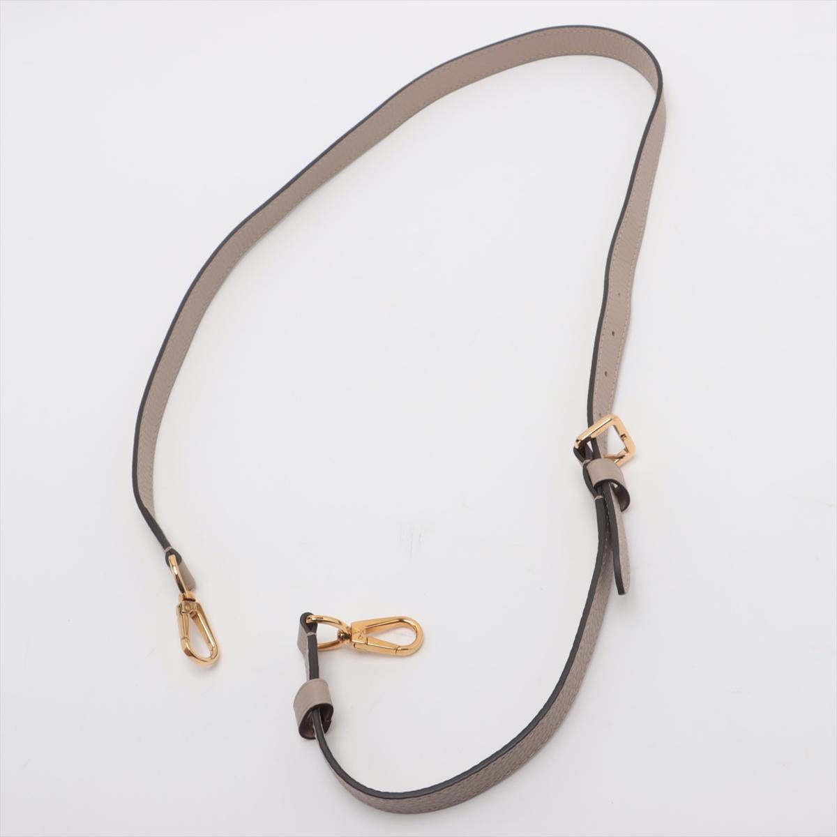 Louis Vuitton Capucines MM Galet For Sale 2
