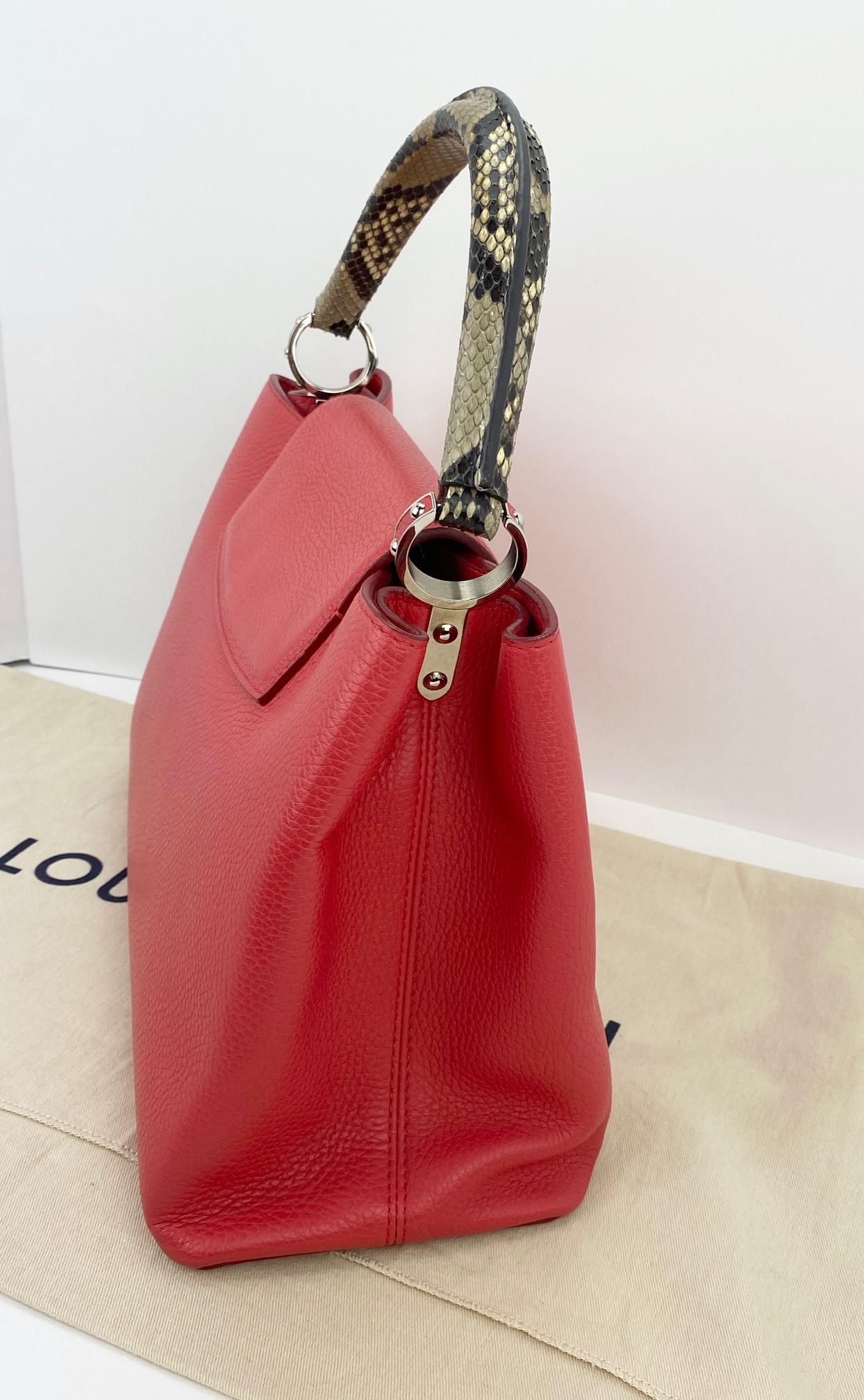 LOUIS VUITTON Capucines MM Python Rubis Red Taurillon Leather Hand Shoulder Bag In Excellent Condition In Freehold, NJ