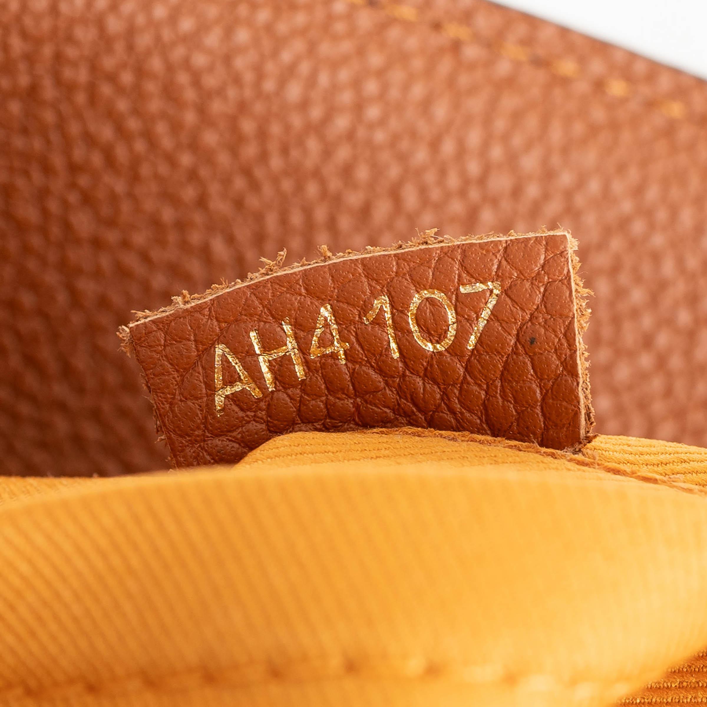 LOUIS VUITTON Caramel brown Monogram canvas MANHATTAN NM Bag For Sale 3