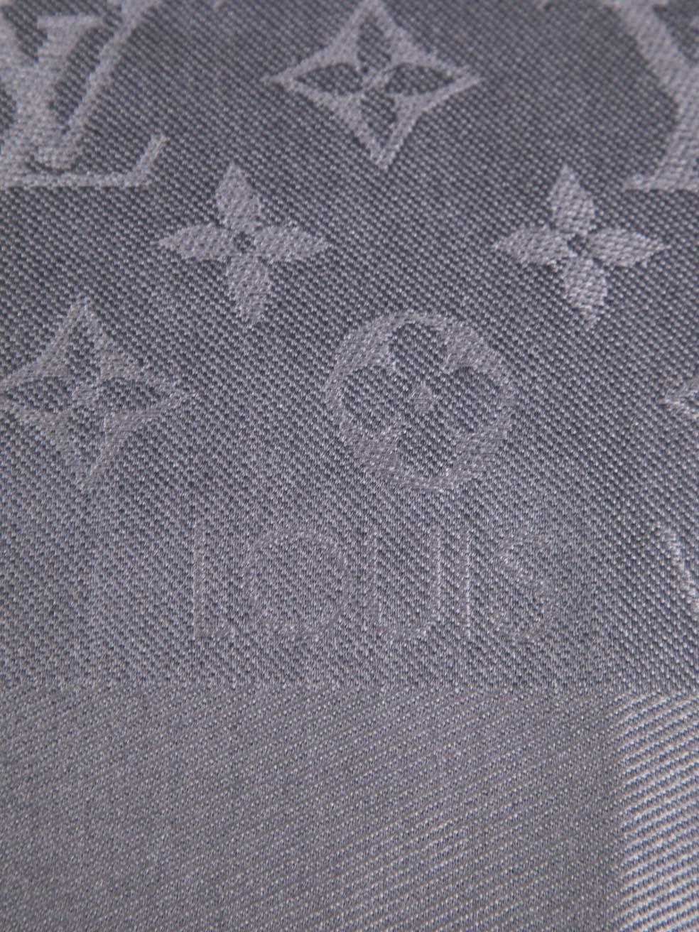 Women's Louis Vuitton Carbone Monogram Classic Shawl